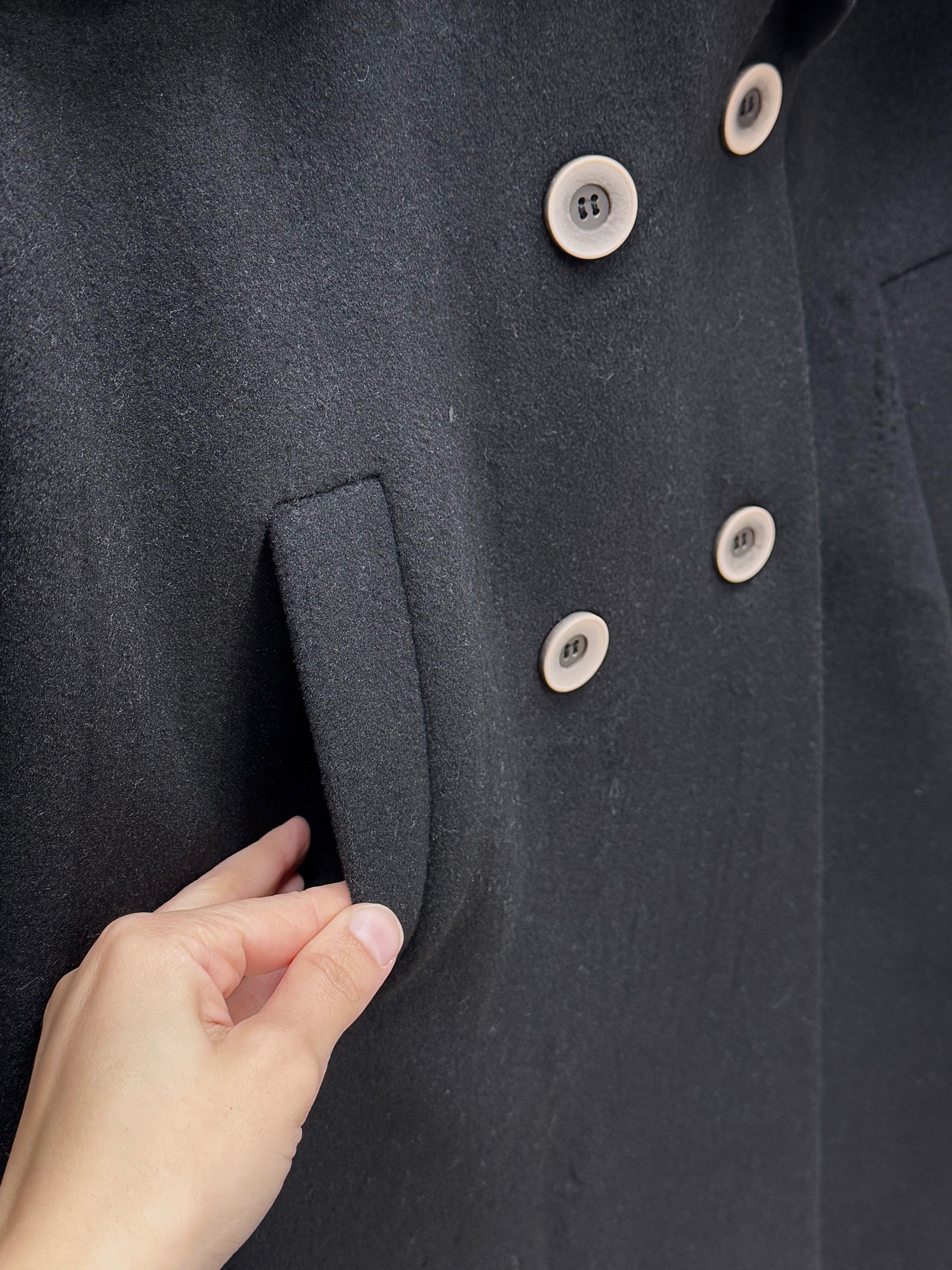 Aislin Çift Cepli Kapaklı Düğmeli Kaban-ÜN5012 Siyah