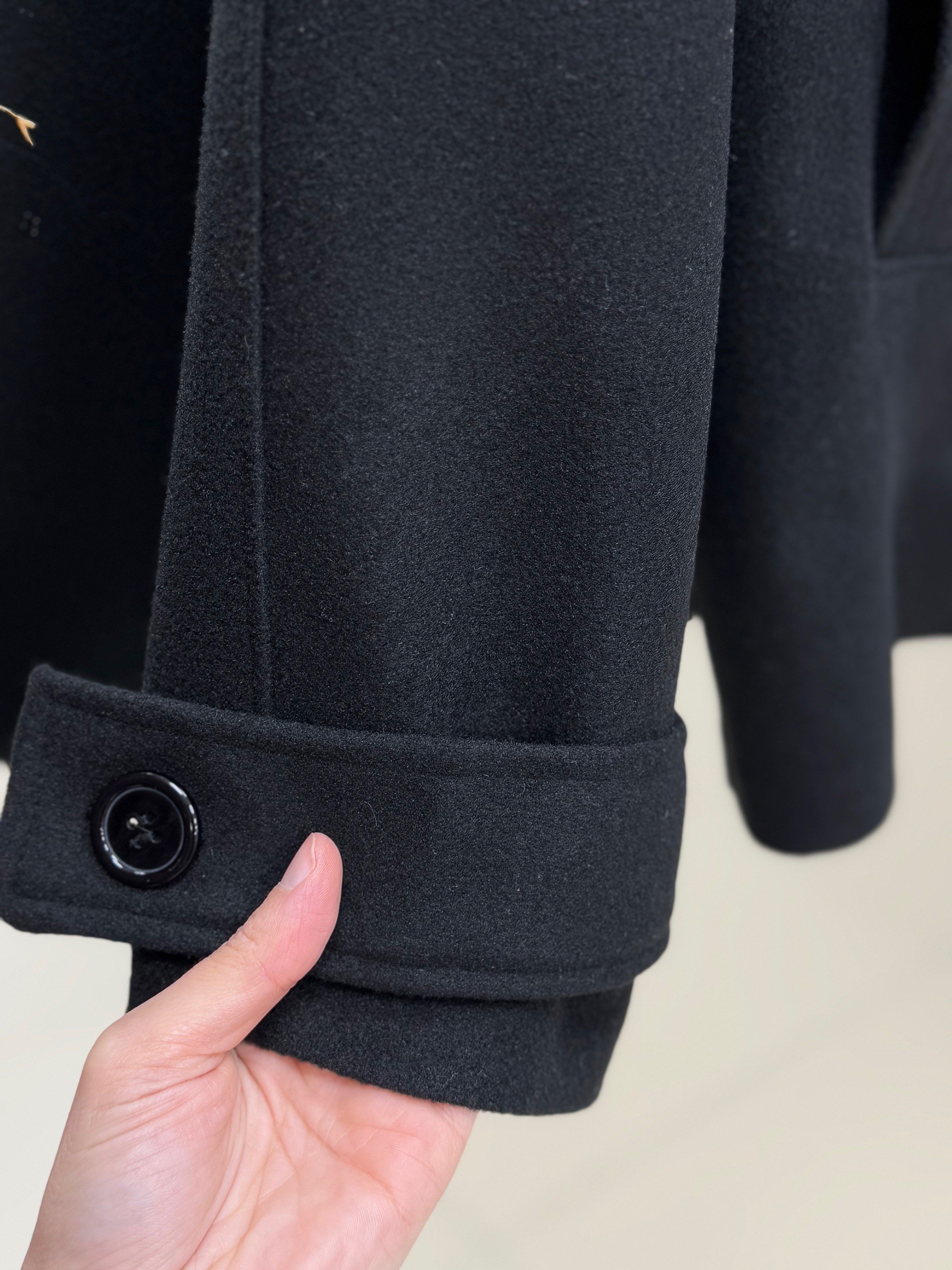 Aliona Kolları Apoletli Yarasa Kollu Kısa Kaban-EK687 Siyah