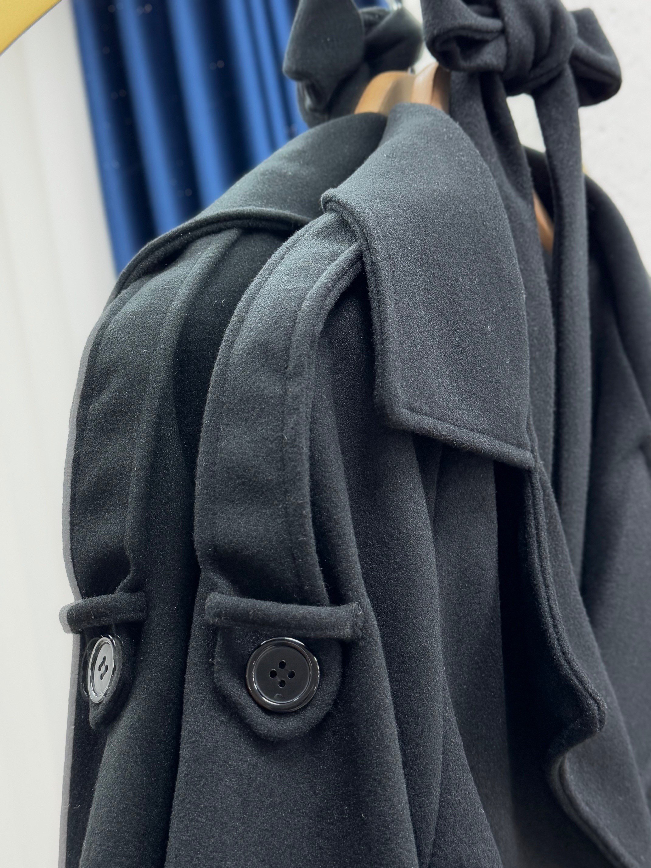 Alita Omuz Filetolu Kol Apoletli Kaşe Kaban-EK1003 Siyah