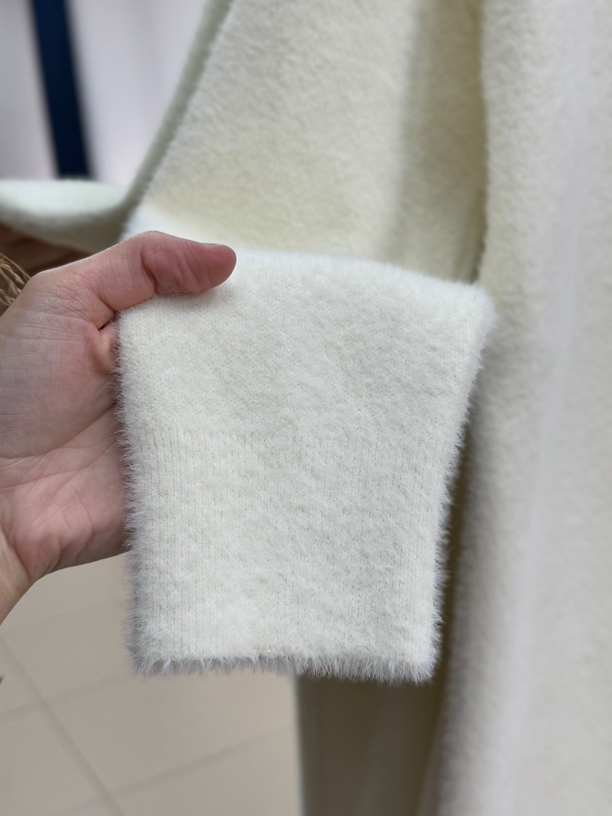 Alivia Metal Düğmeli Uzun Sakallı Hırka-KR5032 Beyaz