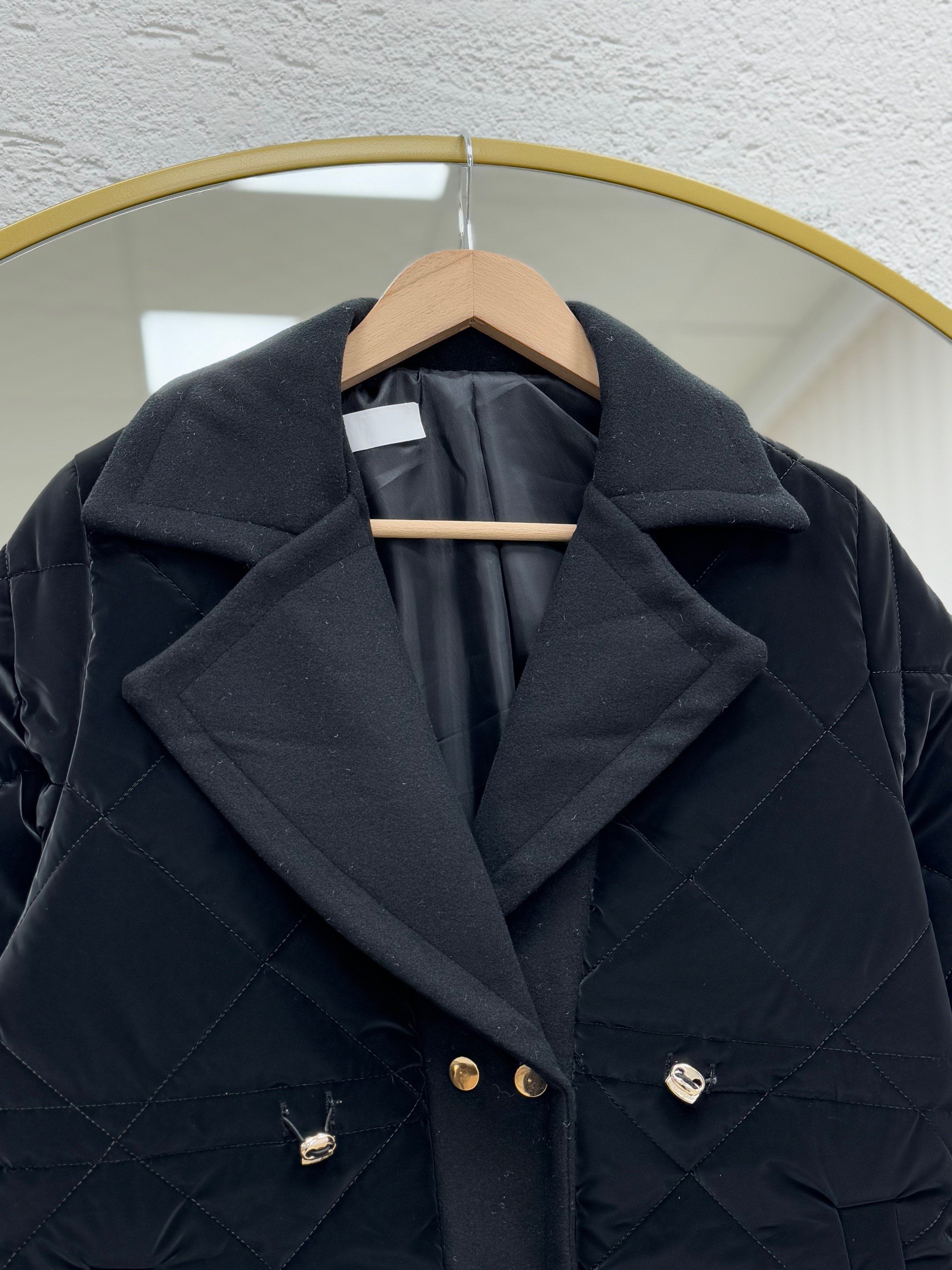 Alva Düğmeleri Çıtçıtlı Beli Sıkmalı Kapitone Kısa Mont-EN2108 Siyah