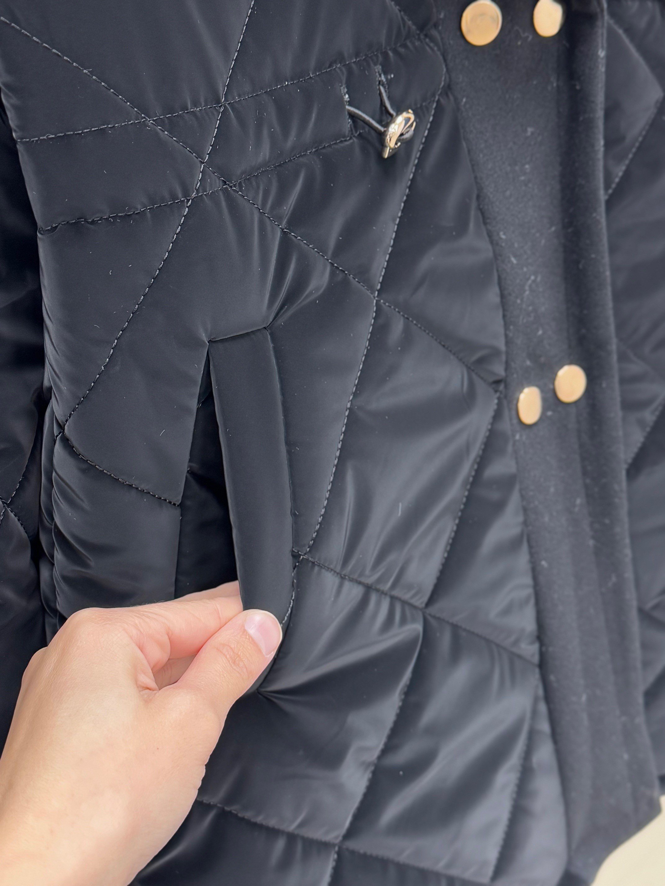 Alva Düğmeleri Çıtçıtlı Beli Sıkmalı Kapitone Kısa Mont-EN2108 Siyah