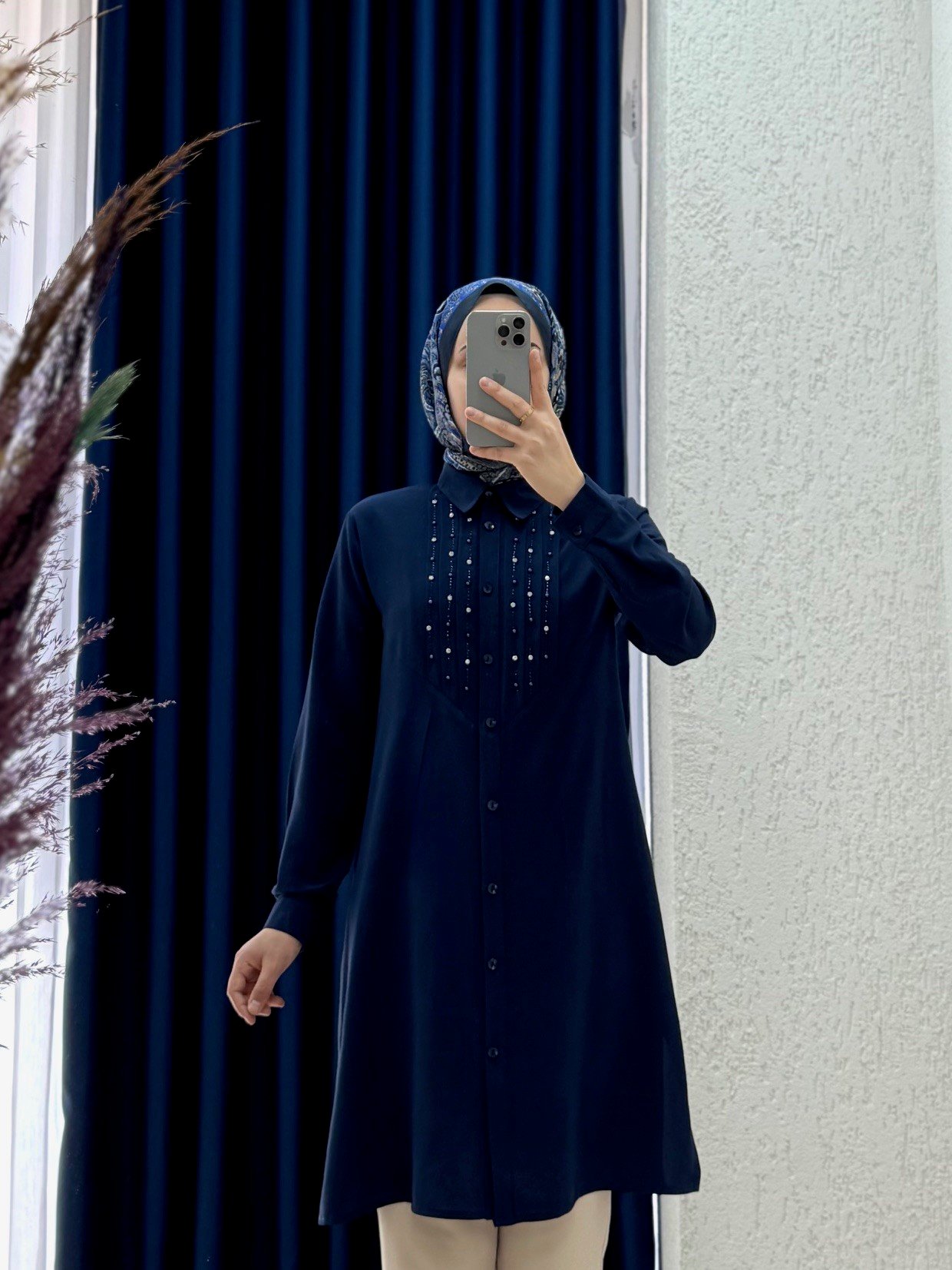 Aurora Önü Pileli Taşlı Linda Gömlek-EL1875 Lacivert