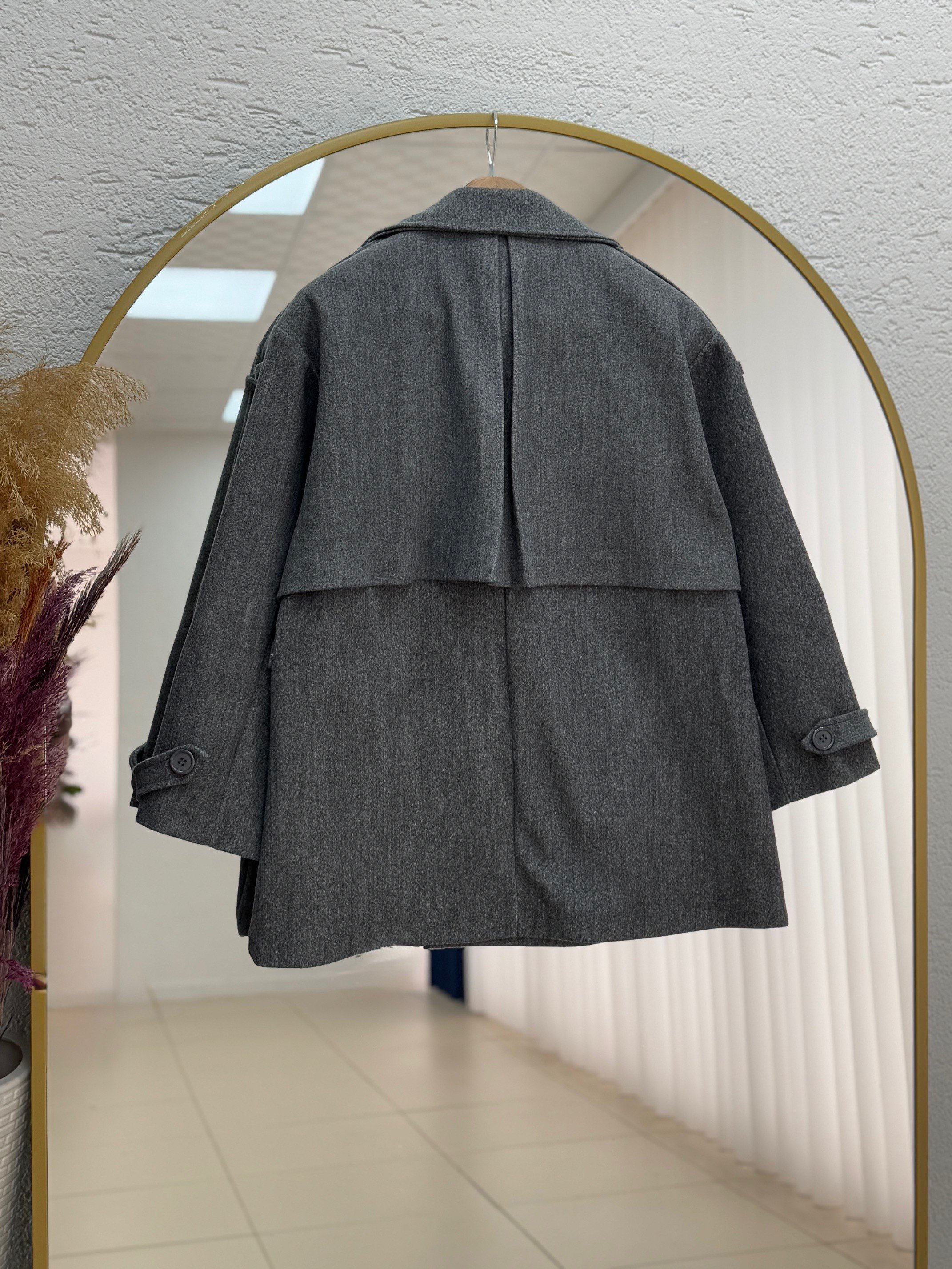 Basilia Kolu Düğme Detaylı Kapaklı Kısa Kaşe-EK683 Gri