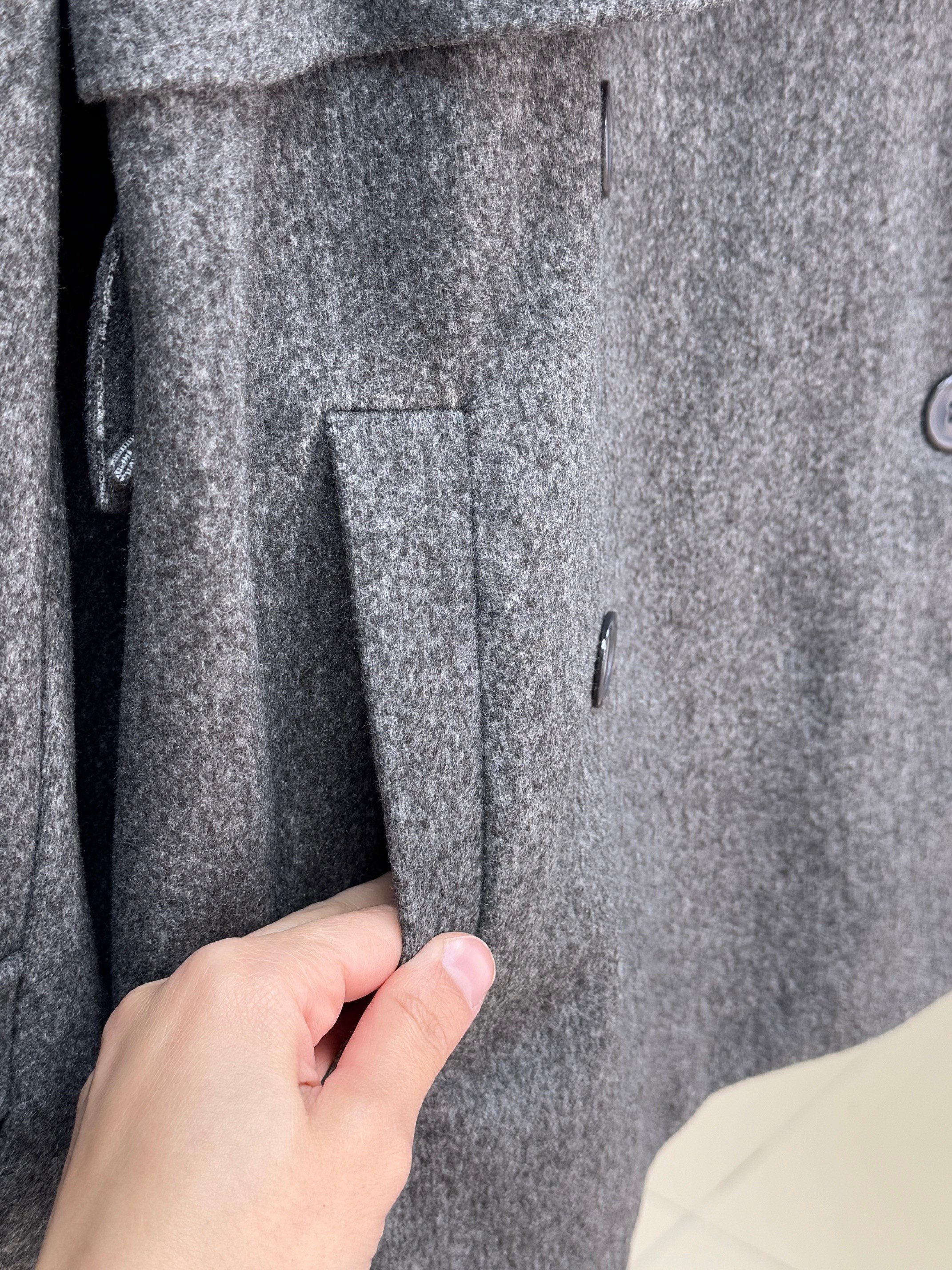 Basilia Kolu Düğme Detaylı Kapaklı Kısa Kaşe-EK683 Gri