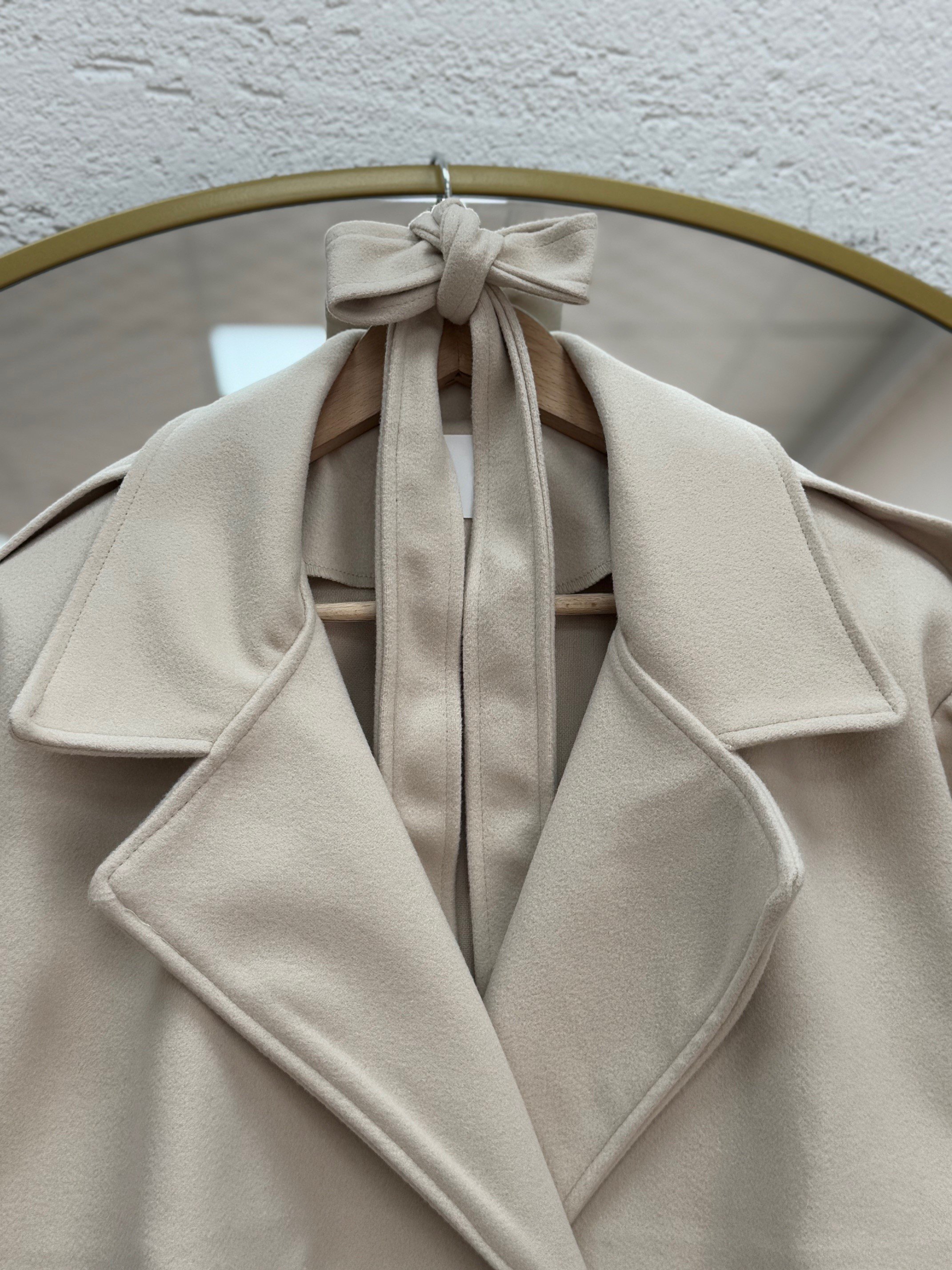 Basilia Kolu Düğme Detaylı Kapaklı Kısa Kaşe-EK683 Taş