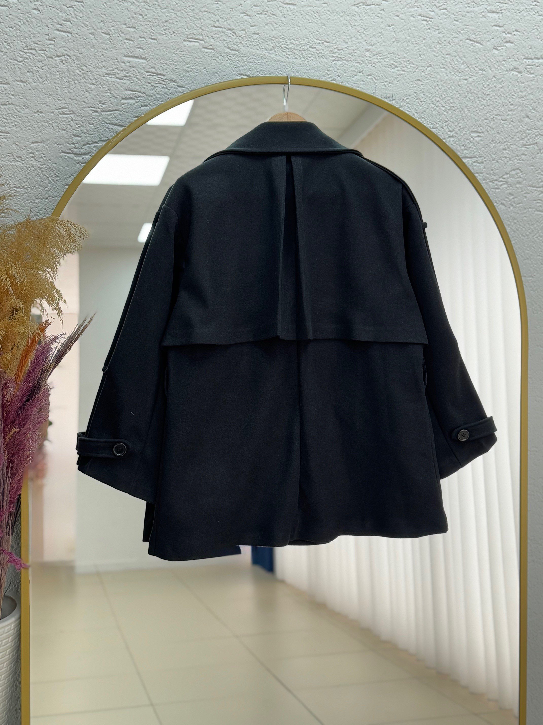 Basilia Kolu Düğme Detaylı Kapaklı Kısa Kaşe-EK683 Siyah