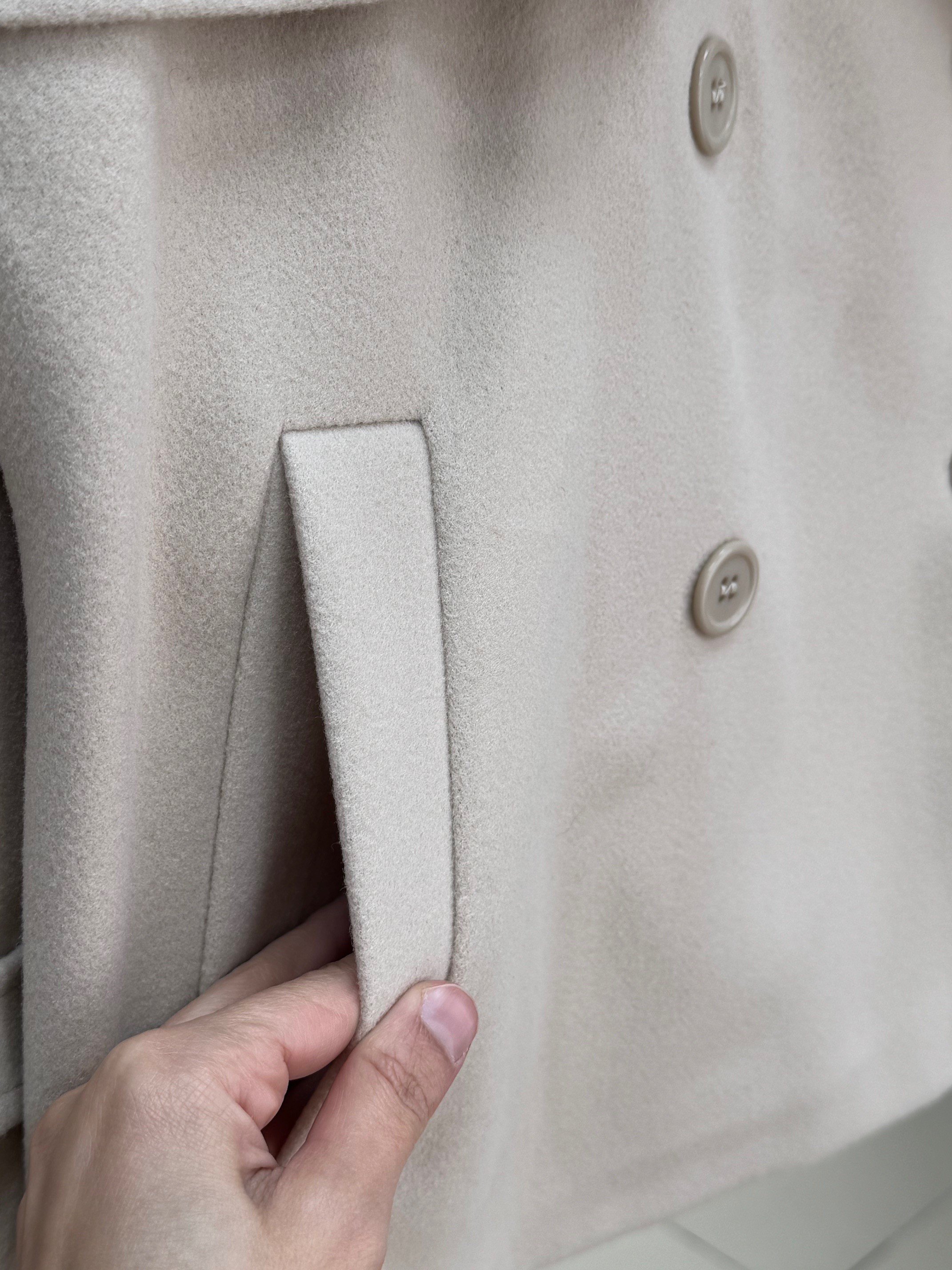 Basilia Kolu Düğme Detaylı Kapaklı Kısa Kaşe-EK683 Taş