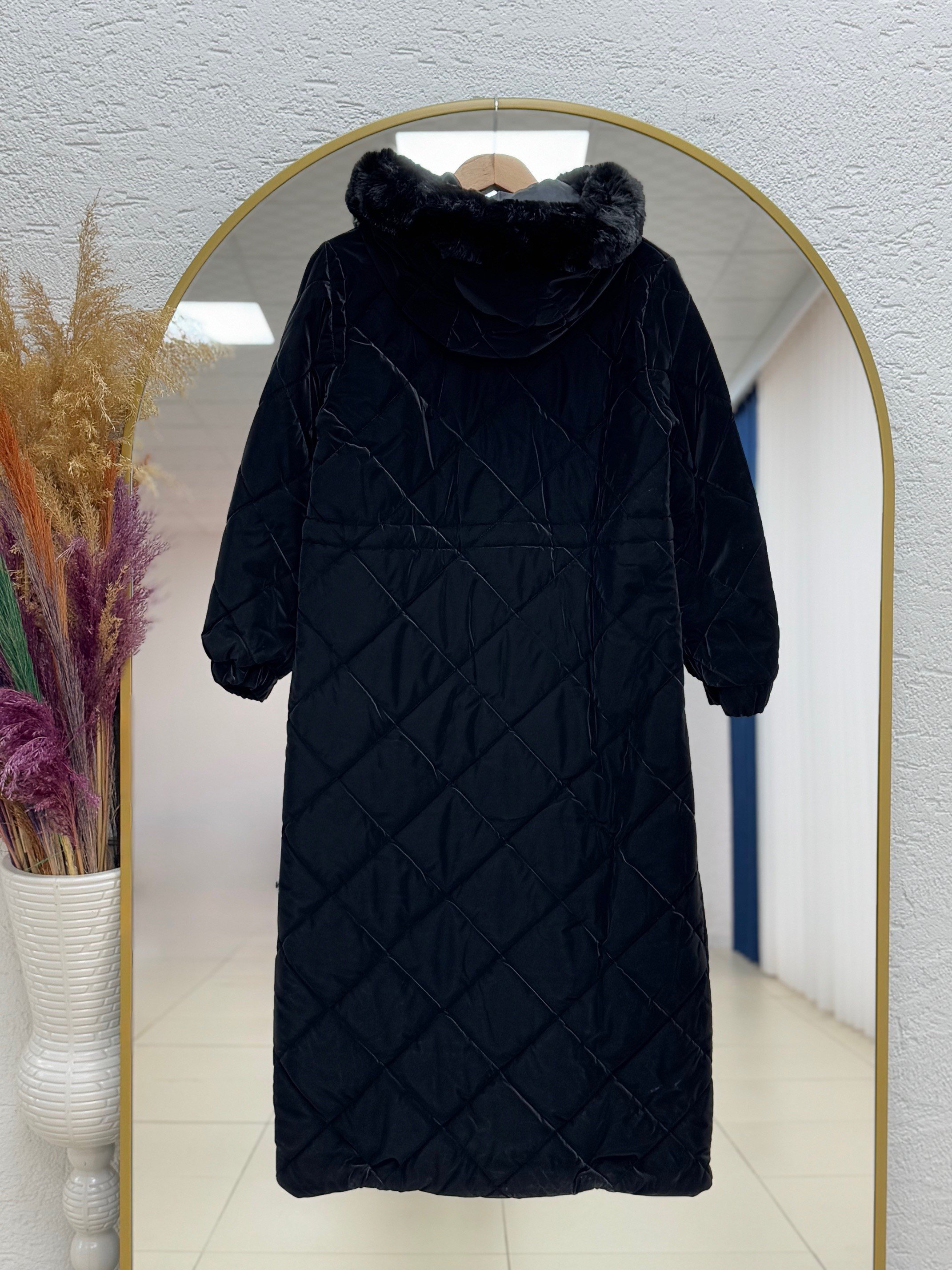 Belola Kapşonu Kürklü Beli Sıkmalı Gizli Fermuarlı Kapitone Mont-EN2024 Siyah