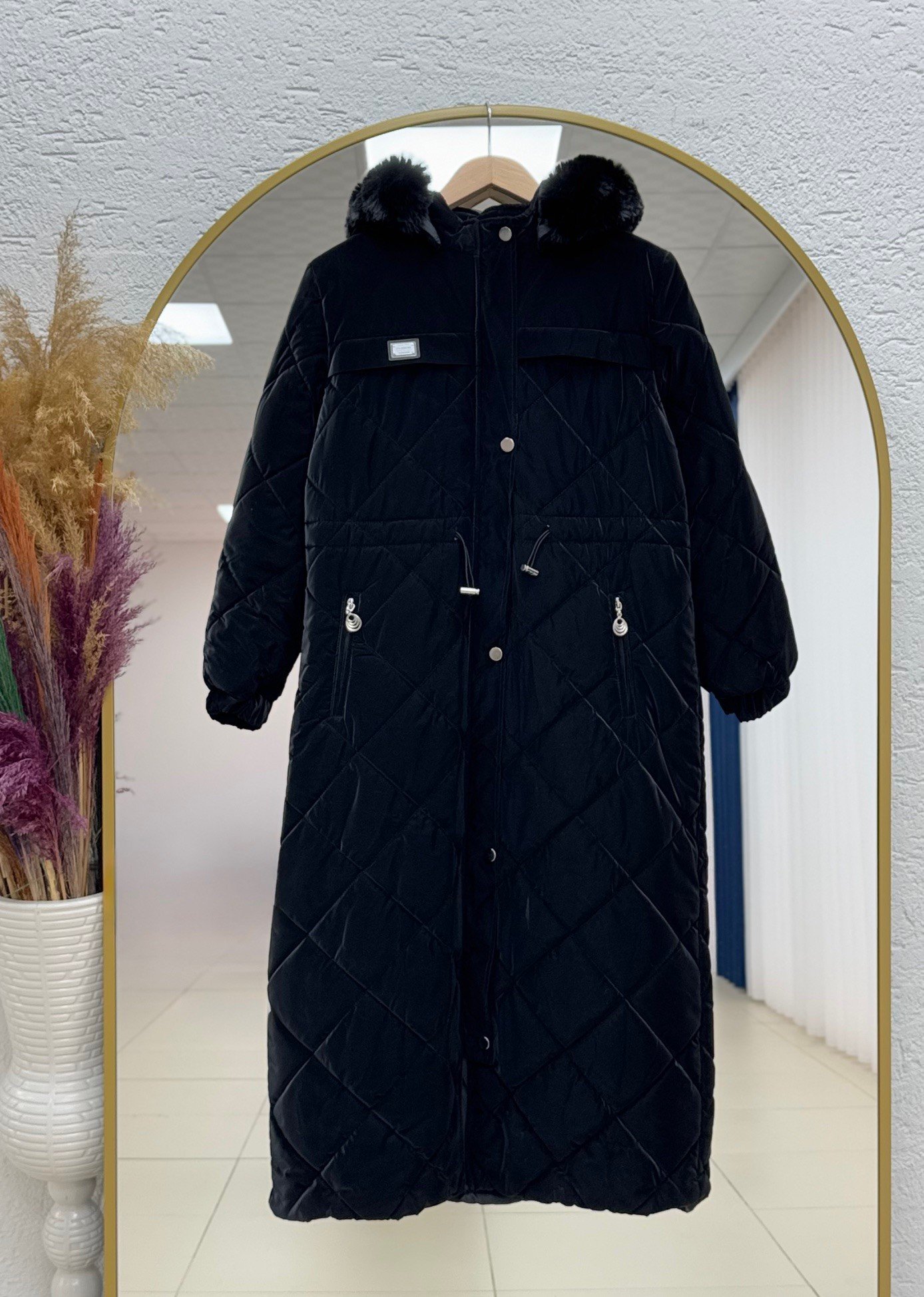 Belola Kapşonu Kürklü Beli Sıkmalı Gizli Fermuarlı Kapitone Mont-EN2024 Siyah