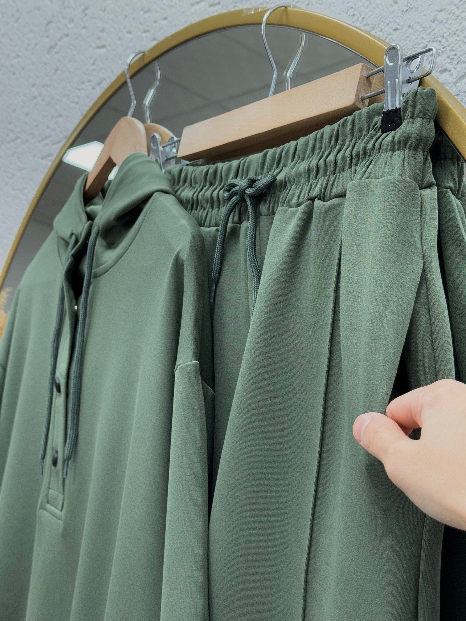 Bemista Kapşonlu Çıtçıtlı  Yanı Yırtmaçlı Pantolonlu Takım-MA8329 Haki