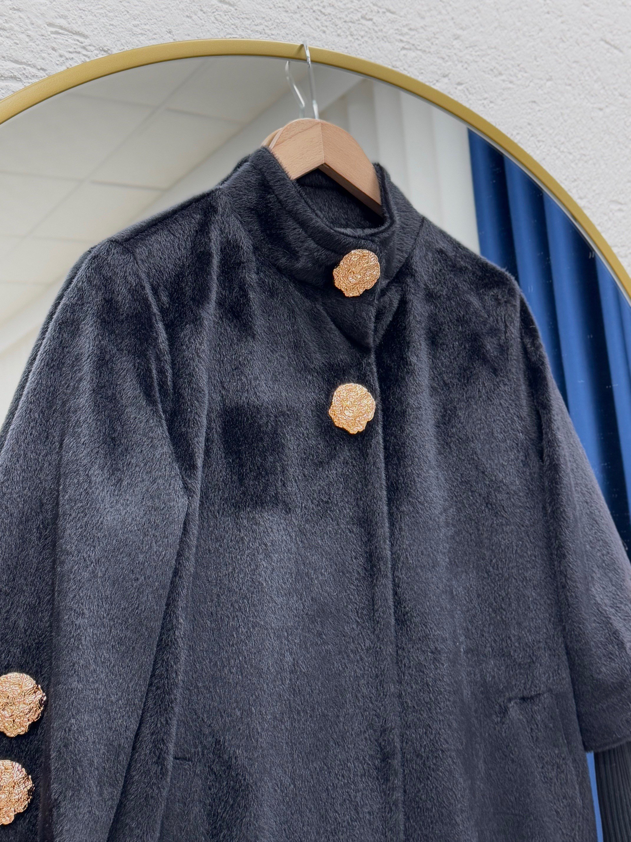 Cameva Kolları Büyük Düğmeli ve Lastikli Çift Cepli Uzun Kaban-BR7958 Siyah