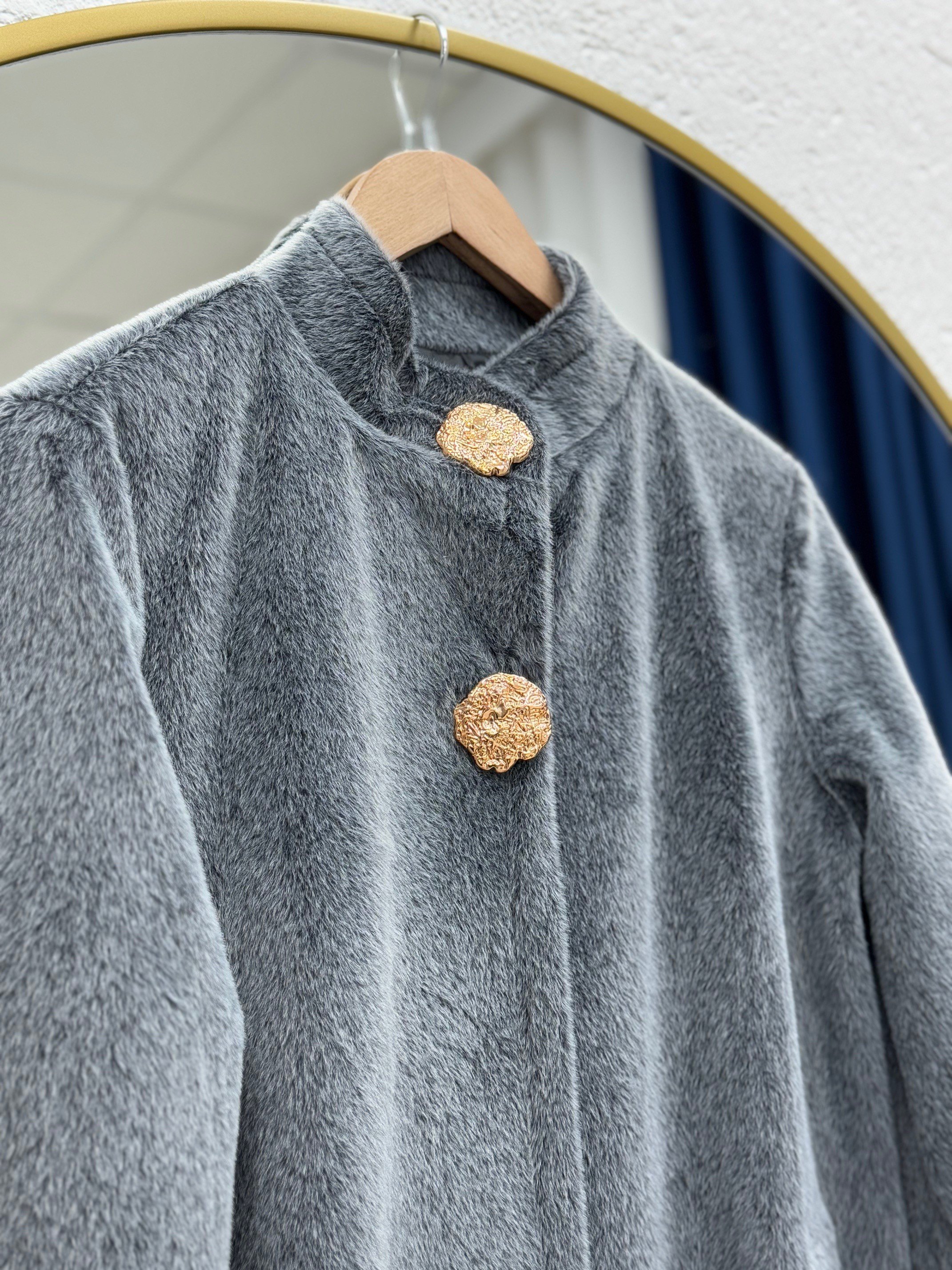 Cameva Kolları Büyük Düğmeli ve Lastikli Çift Cepli Uzun Kaban-BR7958 Gri