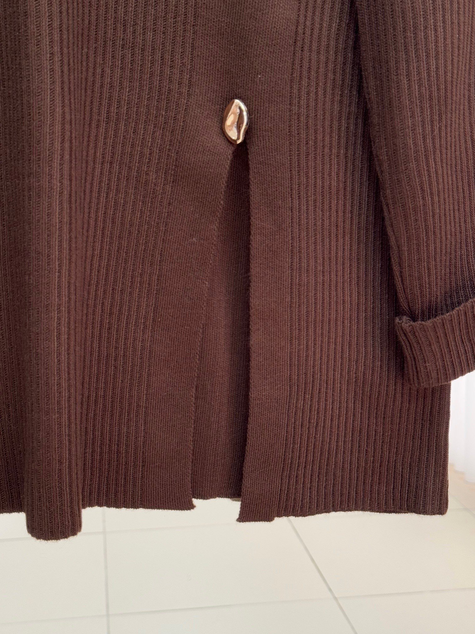 Celuna Kol Ucu Ve Önü Düğmeli Yırtmaçlı Triko Tunik-KR5005 Kahve