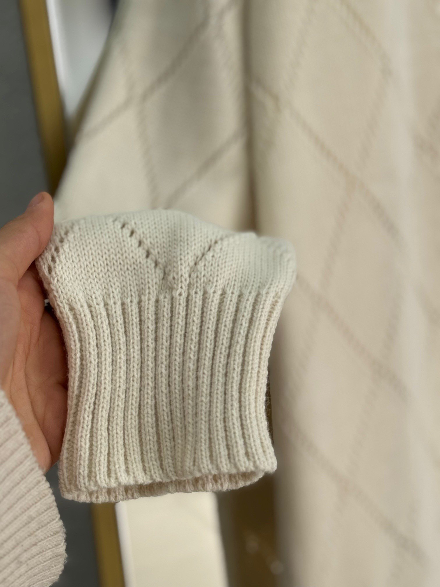 Dila Baklava Desen Delikli Hırka-Zİ6150 Taş