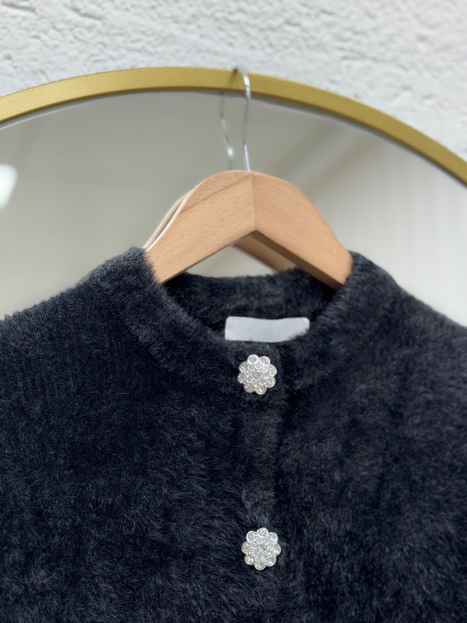 Feruna Papatya Düğmeli Tüylü Peluş Mini Hırka-Zİ5559 Siyah