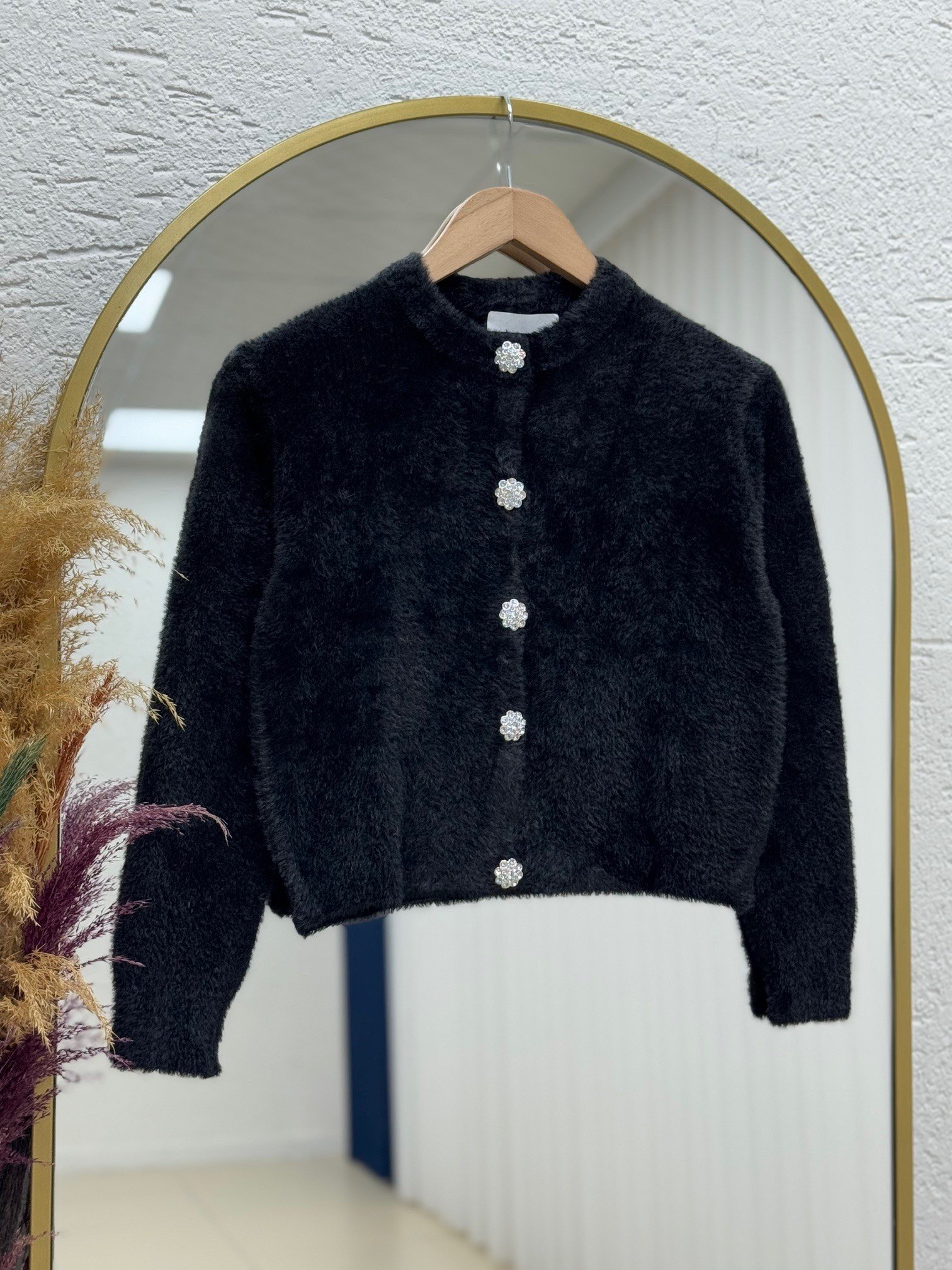 Feruna Papatya Düğmeli Tüylü Peluş Mini Hırka-Zİ5559 Siyah