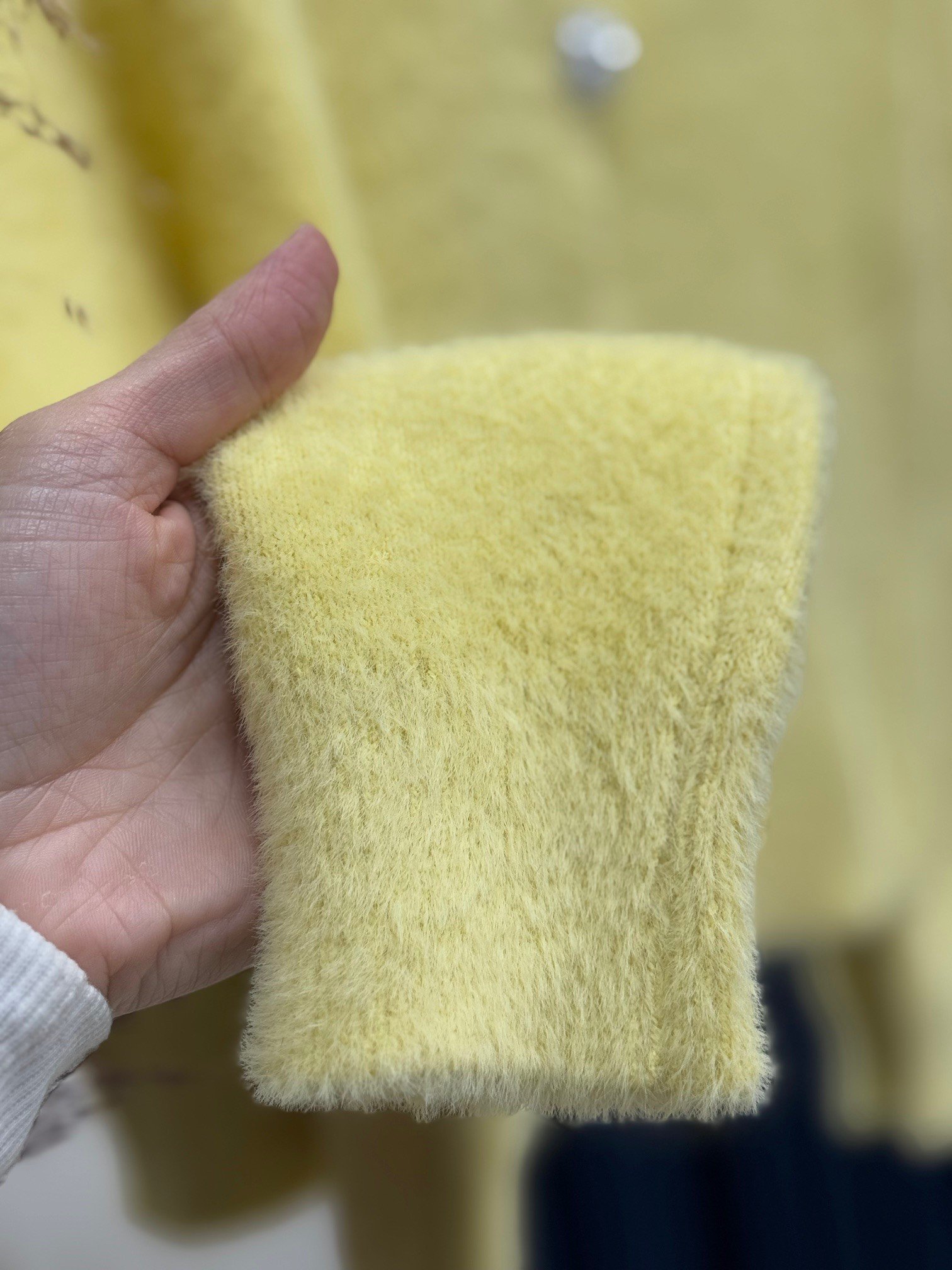 Feruna Papatya Düğmeli Tüylü Peluş Mini Hırka-Zİ5559 Sarı