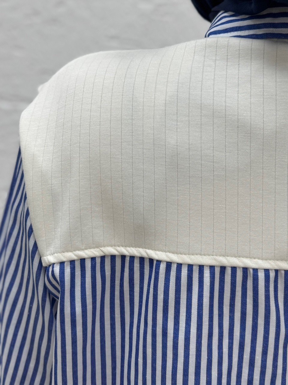 Gizem Yaka Bağlamalı Çizgili Gömlek-MF455 Ekru