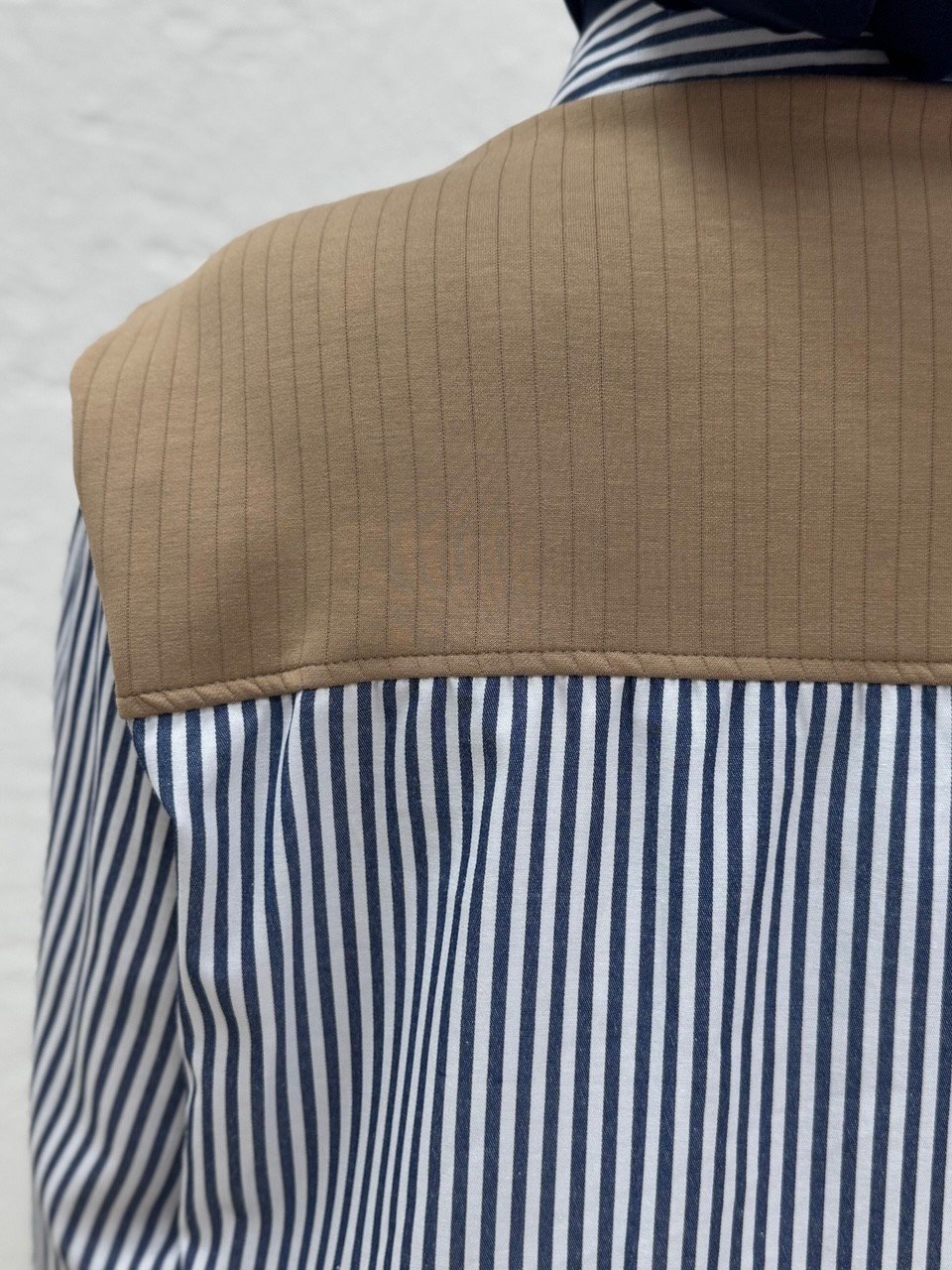 Gizem Yaka Bağlamalı Çizgili Gömlek-MF455 Kahve