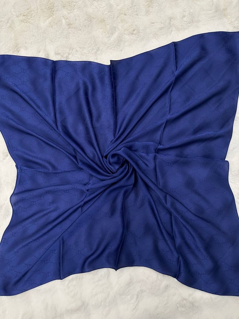 Hatice Işıltı Eşarp Saks