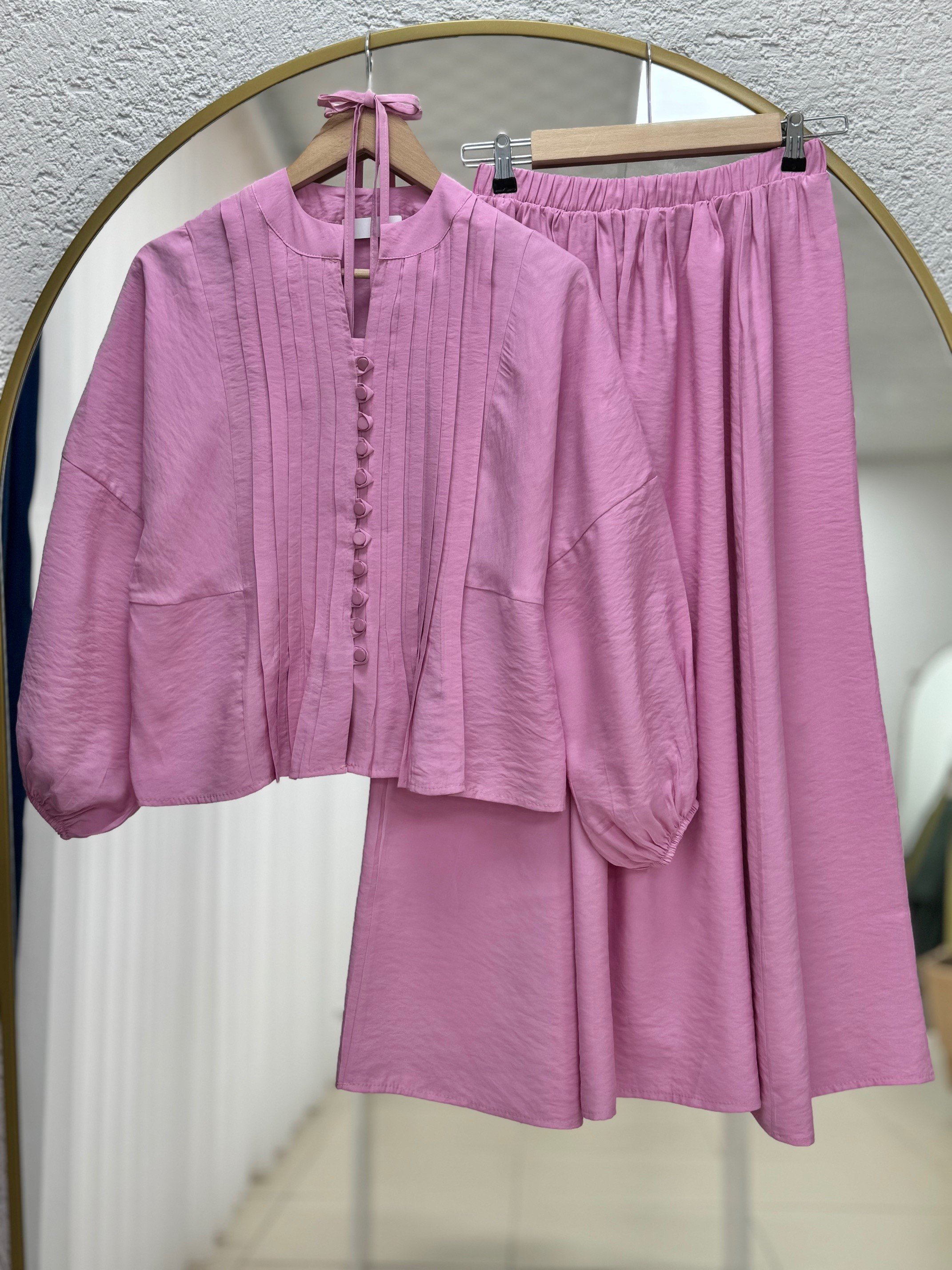 Karola Önü Nervürlü Biyeli Etekli Takım-EK633 Pembe