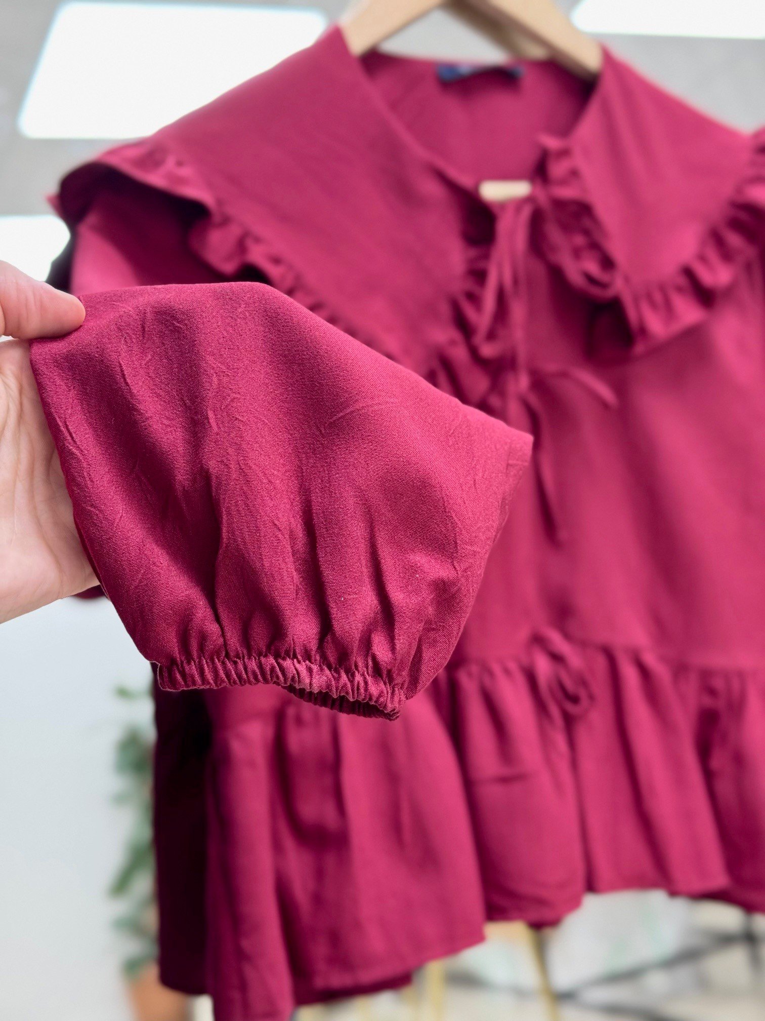 Lunisa Yaka Fırfırlı Bağcıklı Kat Detaylı Gömlek-TN068 Bordo