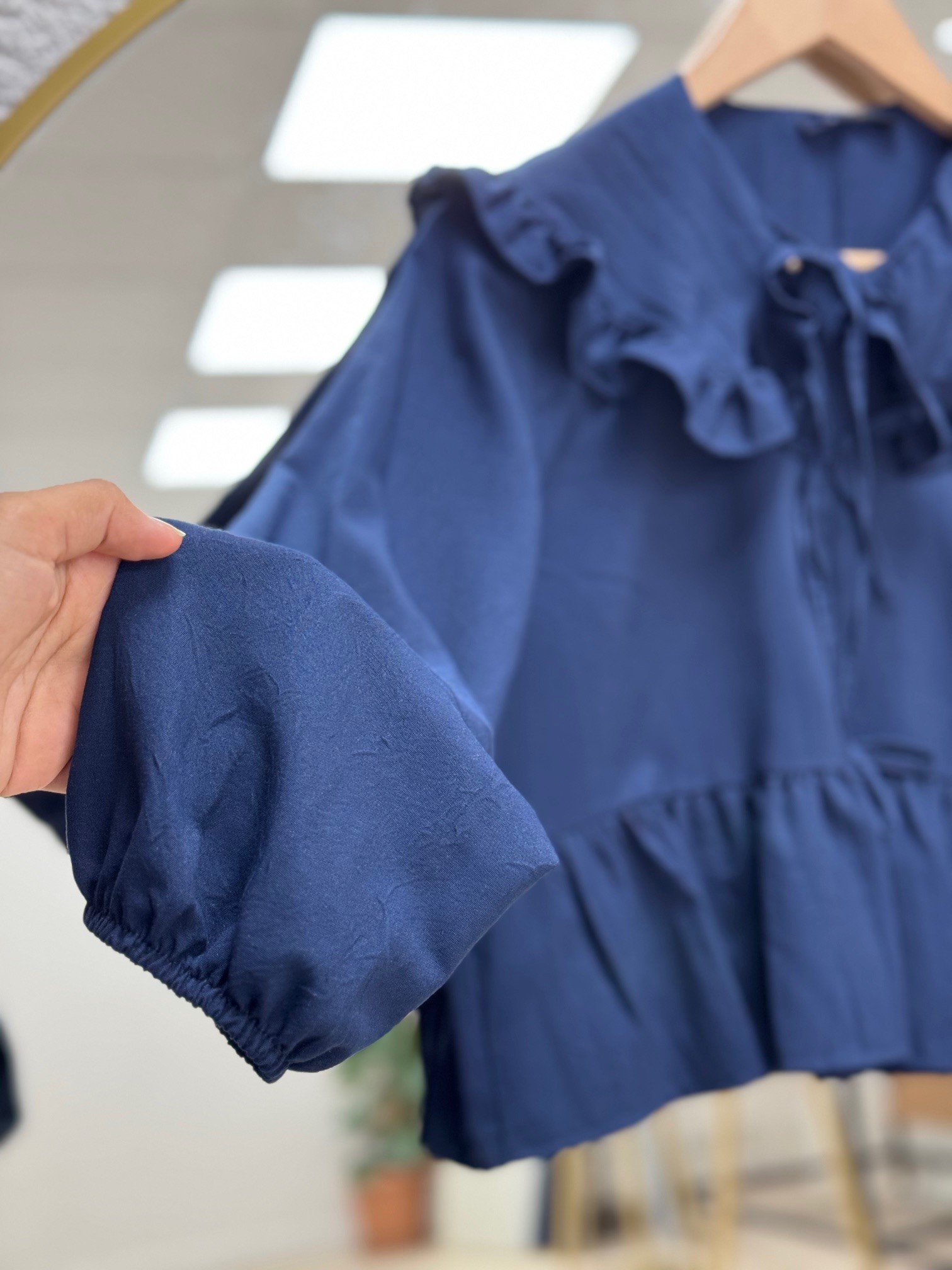 Lunisa Yaka Fırfırlı Bağcıklı Kat Detaylı Gömlek-TN068 Lacivert