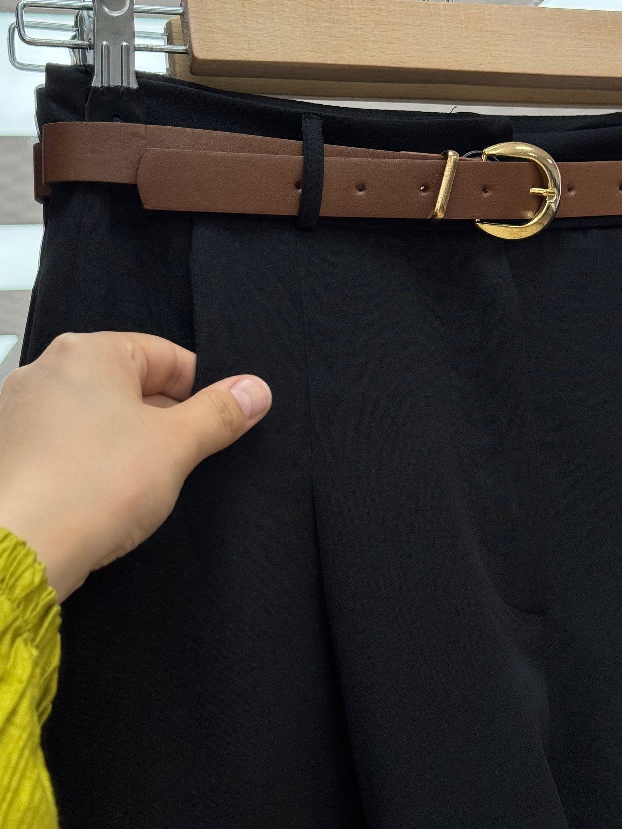 Melita Arka Kapaklı Havuç Paça Kemerli Pantolon-MT5018 Siyah