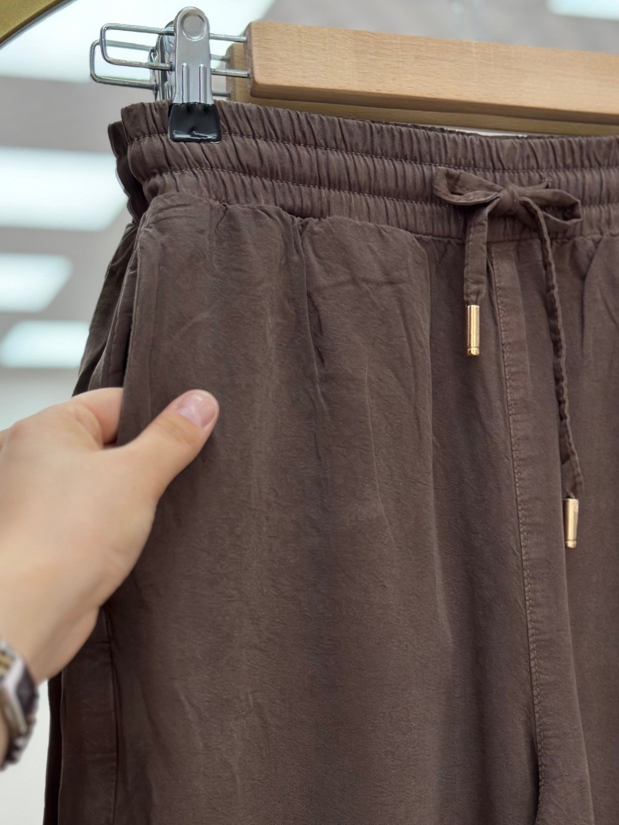 Melora Paça Detaylı Lastikli Keten Pantolon-XE700 Kahve