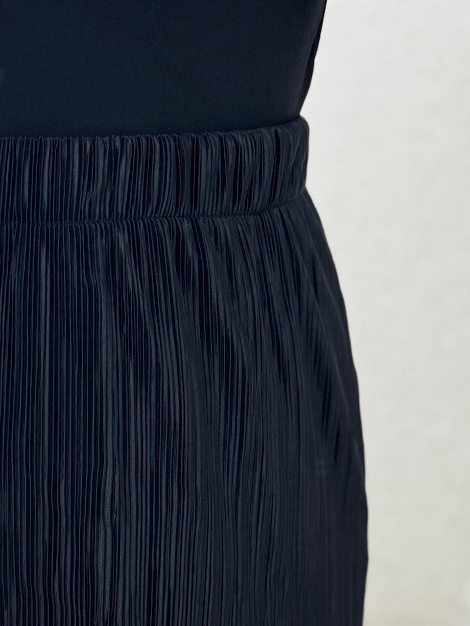 Ravora İnce Piliseli Astarlı Etek-ÜN506 Siyah