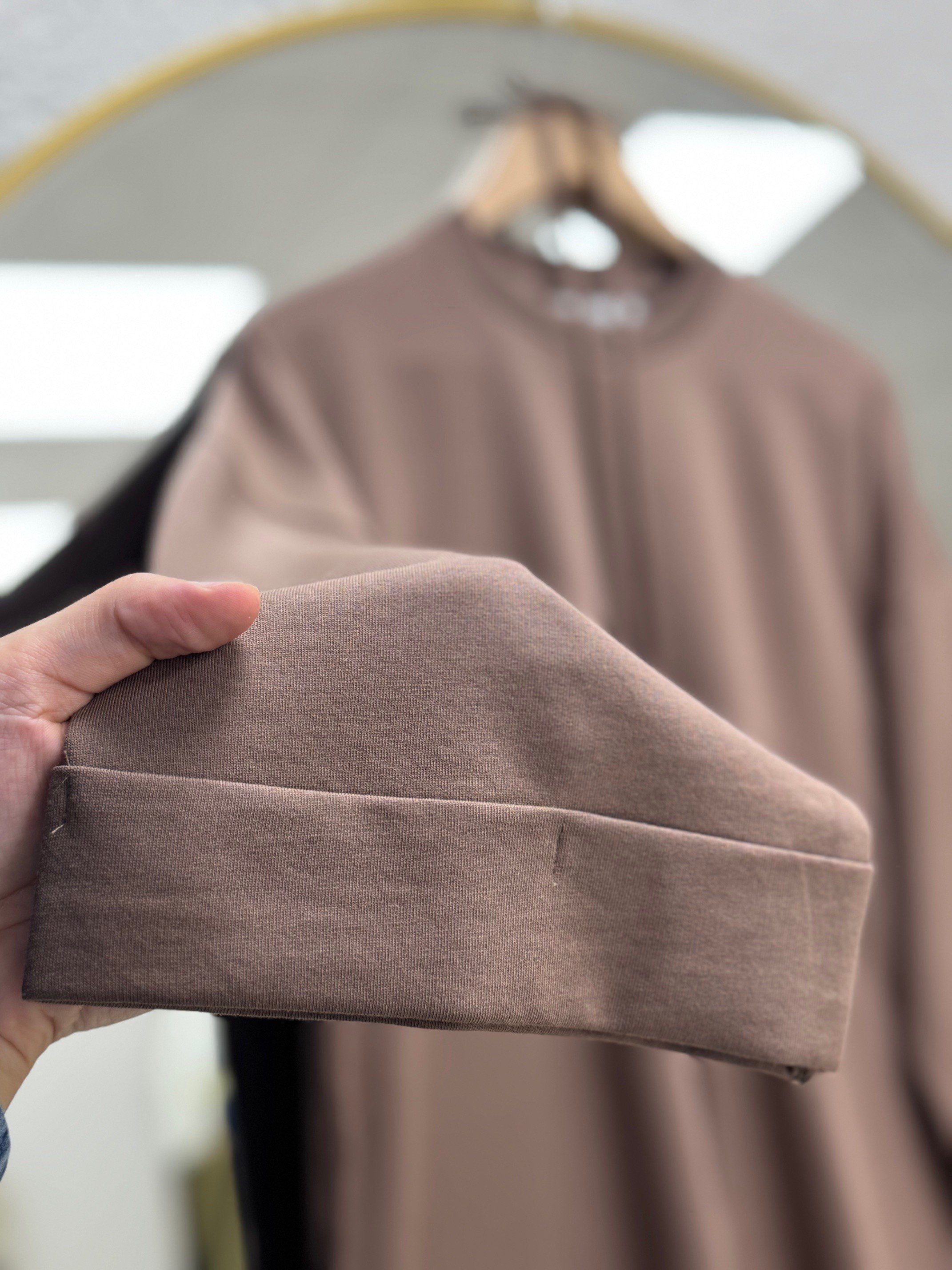 Rukiye Dikiş Detaylı Yırtmaçlı Sweatshirt-EU2755 Toprak