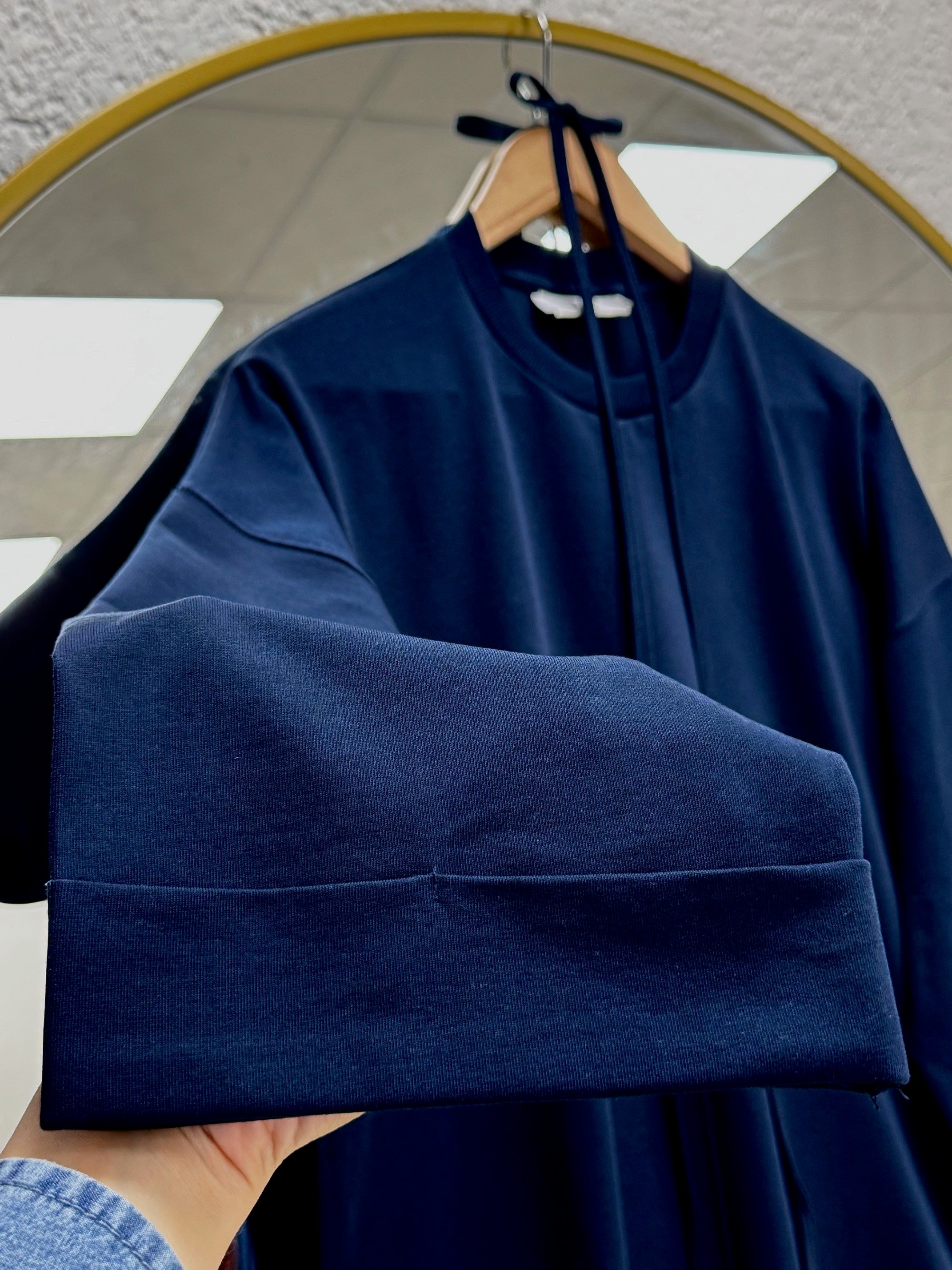 Rukiye Dikiş Detaylı Yırtmaçlı Sweatshirt-EU2755 Lacivert
