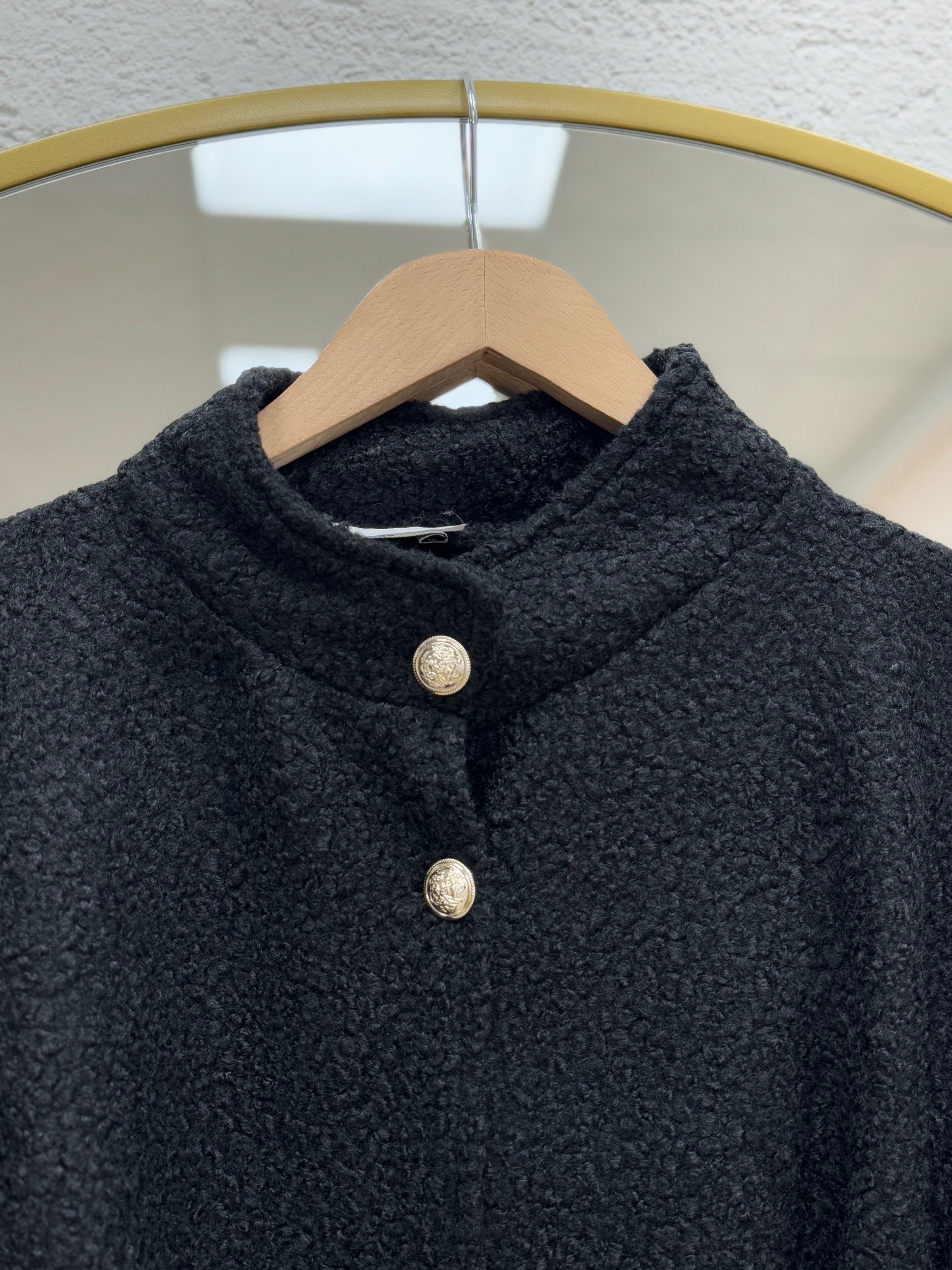 Sarina 2 Gold Düğmeli Buklet Panço-FS7555 Siyah