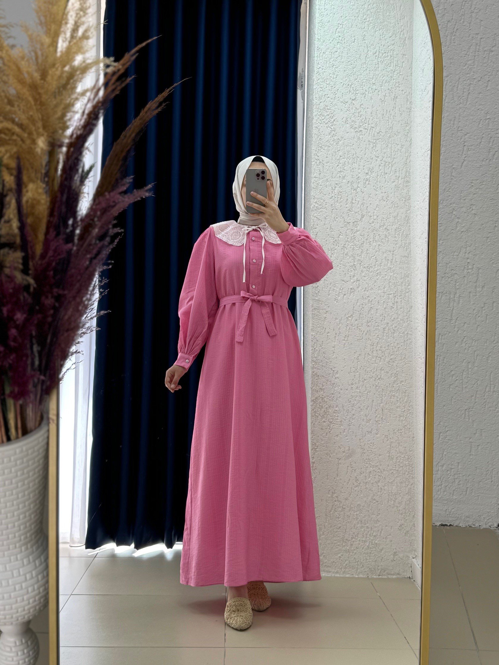 Sorera Yarım Patlı Yaka Dantelli Gofre Elbise-AY8625 Pembe