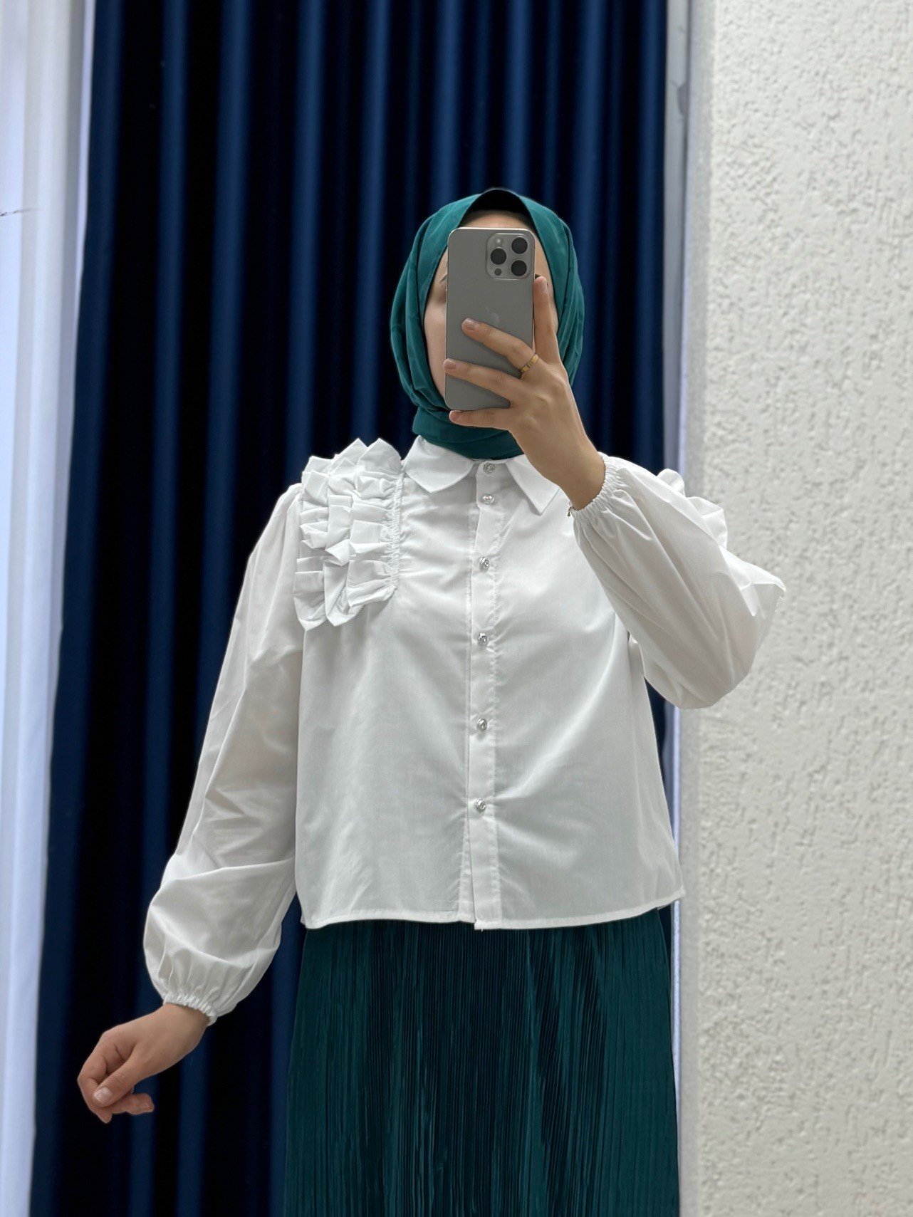 Soretta Sol Omuzu Fırfırlı Kısa Gömlek-BN4214 Beyaz