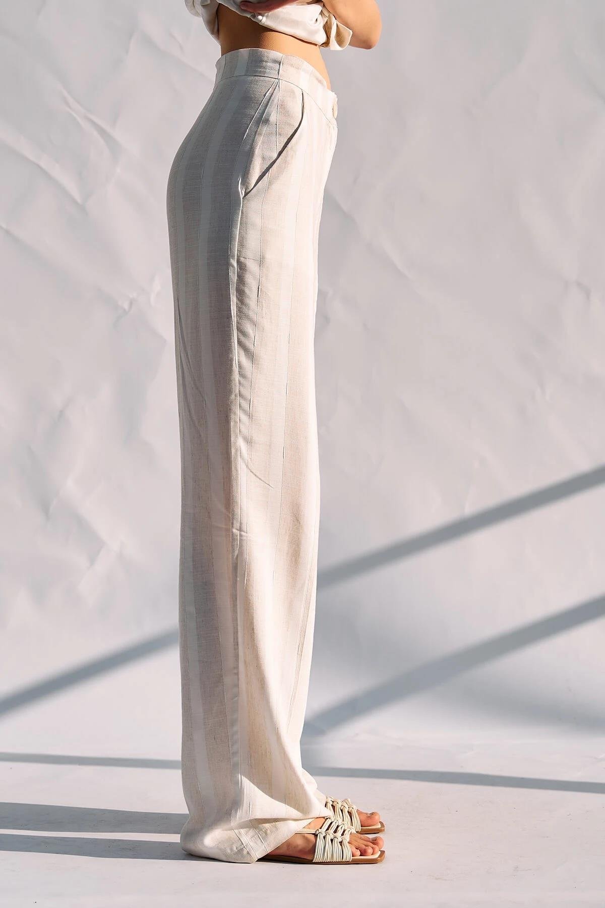 ÇİZGİLİ DÜZ PAÇA PANTOLON