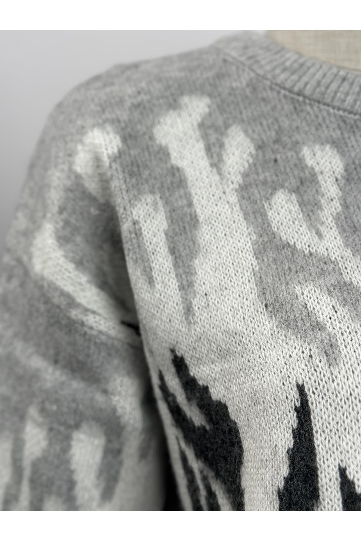 Desenli Yumuşak Doku Kazak Gri