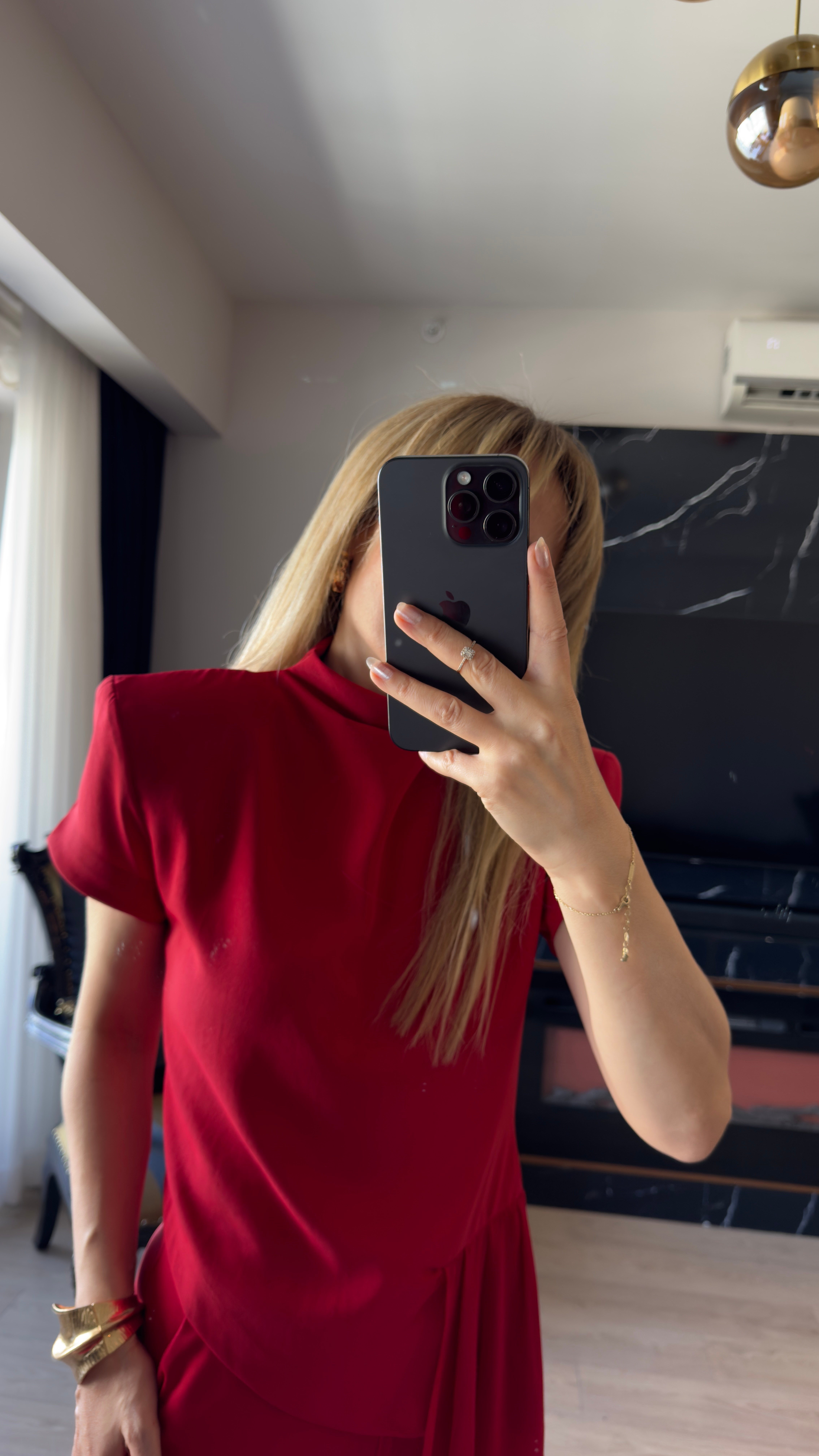 Dik Yaka  Şifon Panelli Asimetrik Bluz
