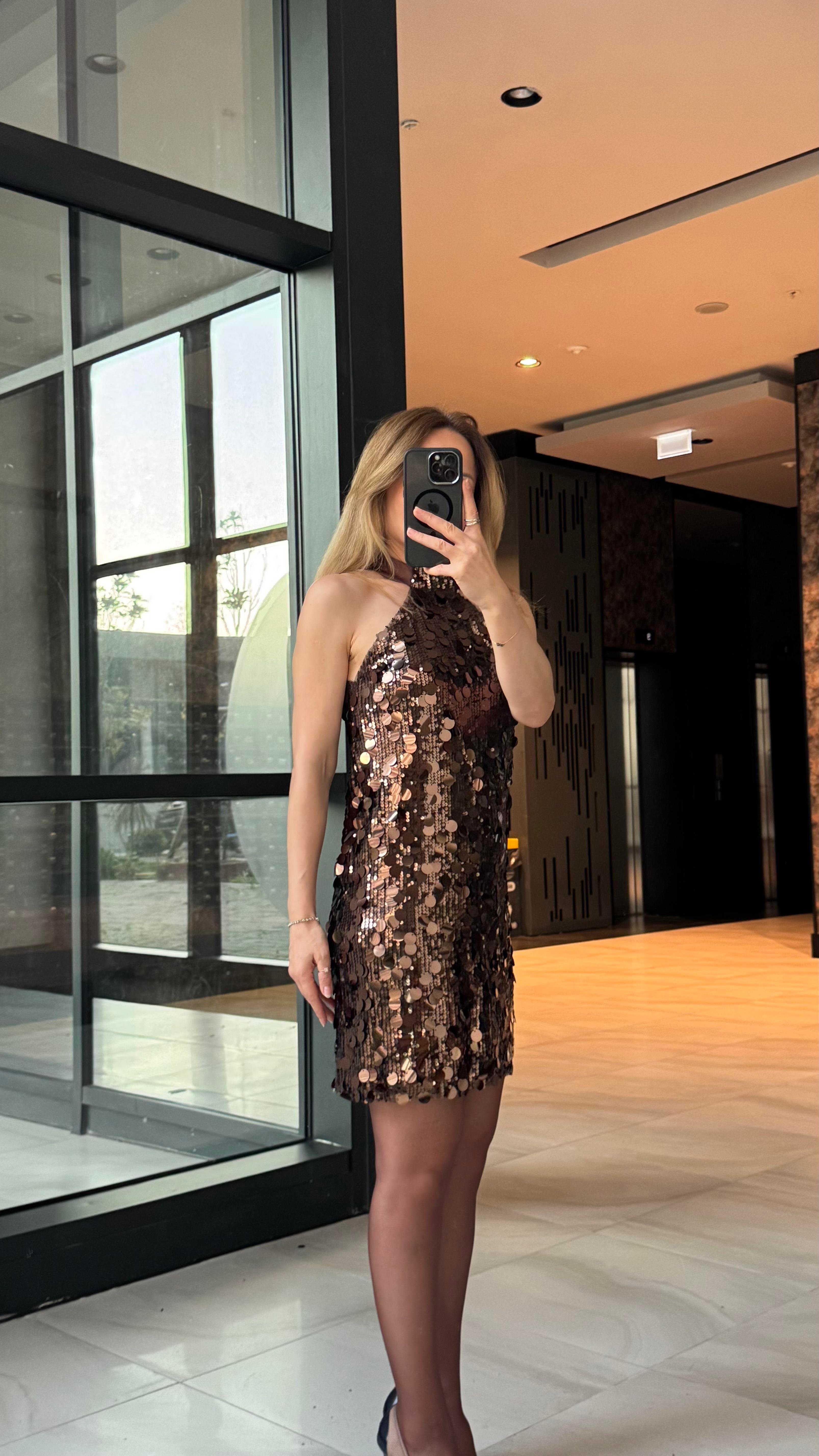 Kahverengi Pullu Payet Mini Elbise