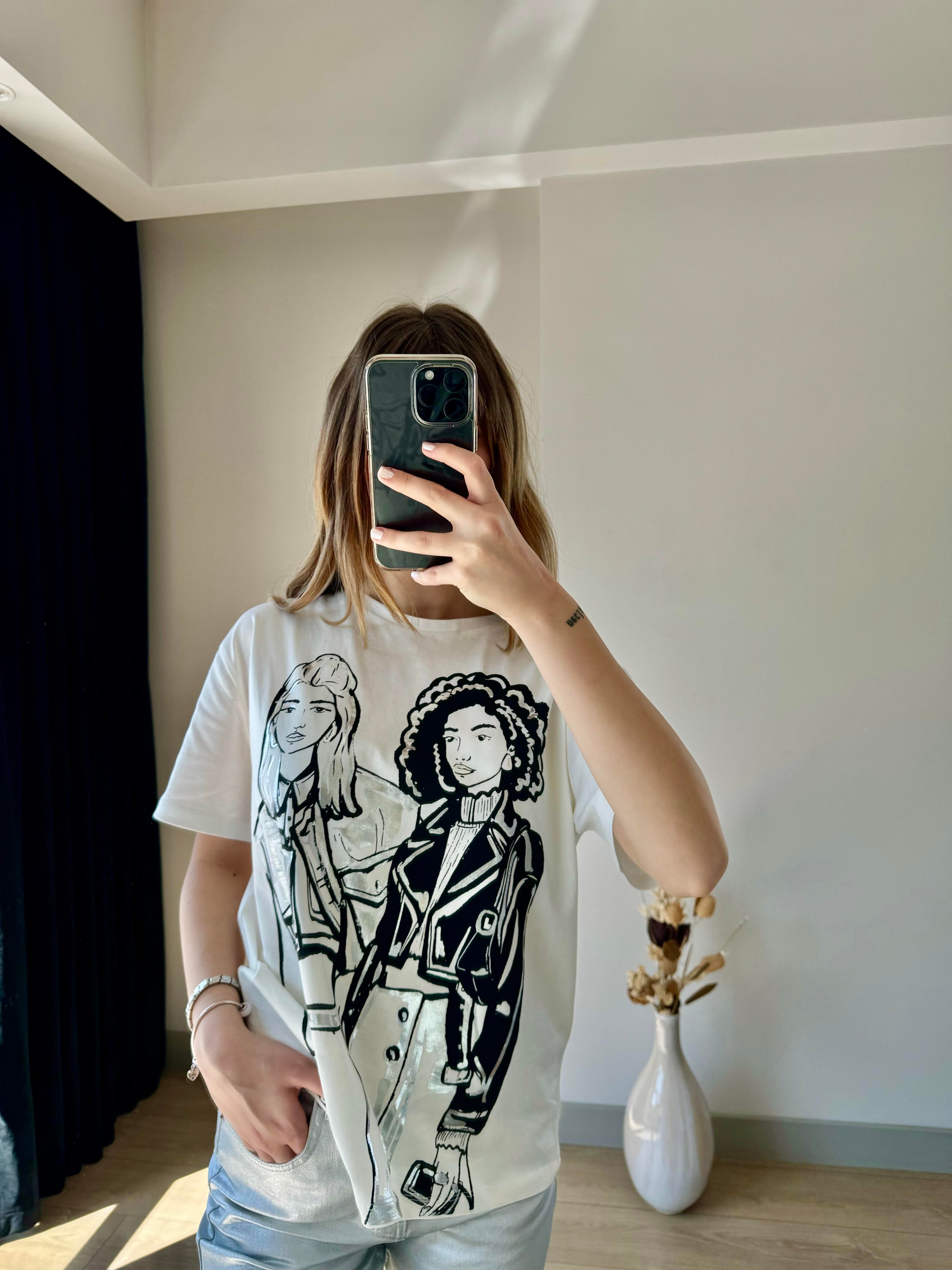 Kız Baskılı Bisiklet Yaka Gümüş Detay Ekru T-Shirt