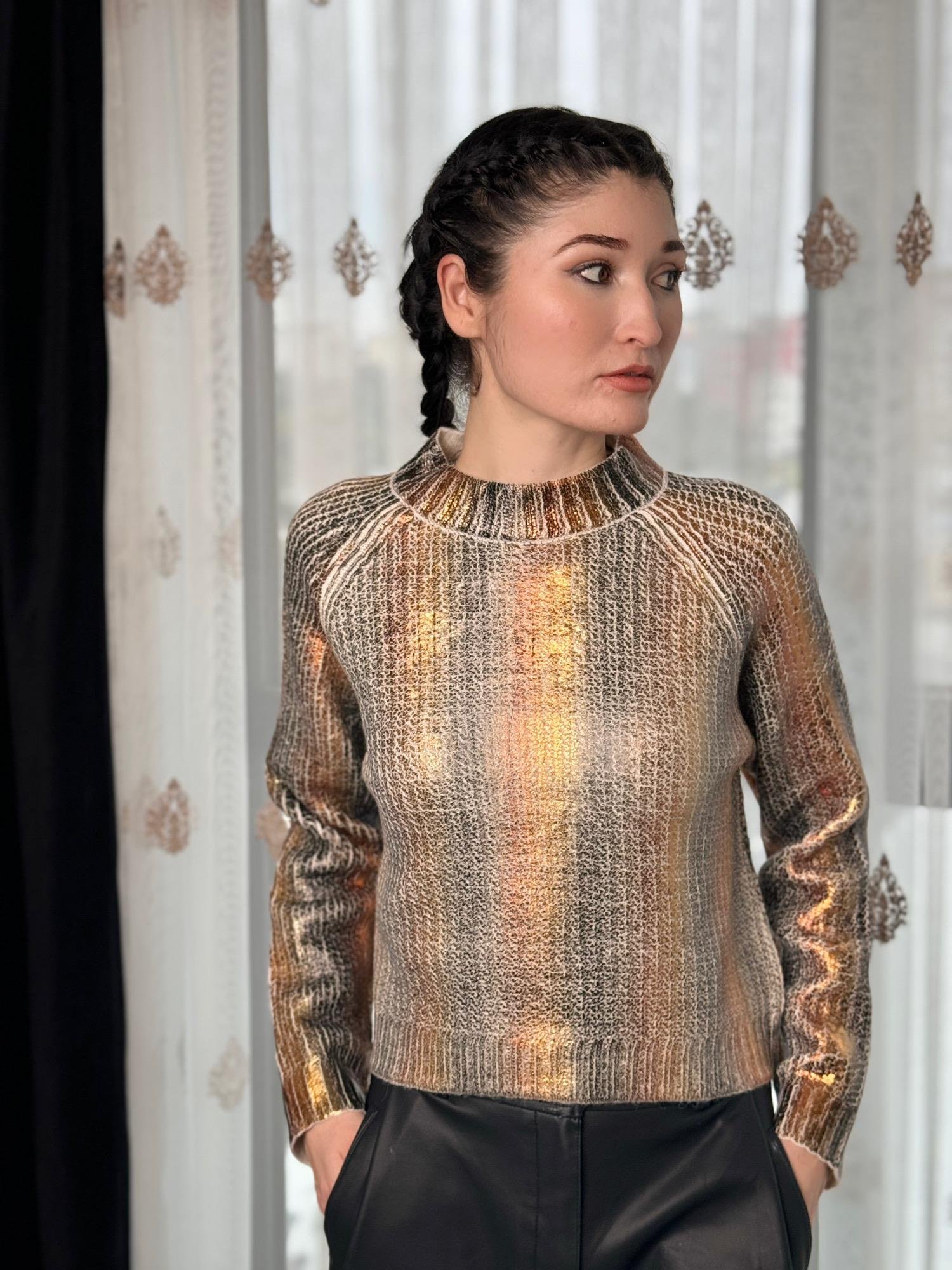 RENKLİ PARLAK BASKILI TRİKO KAZAK