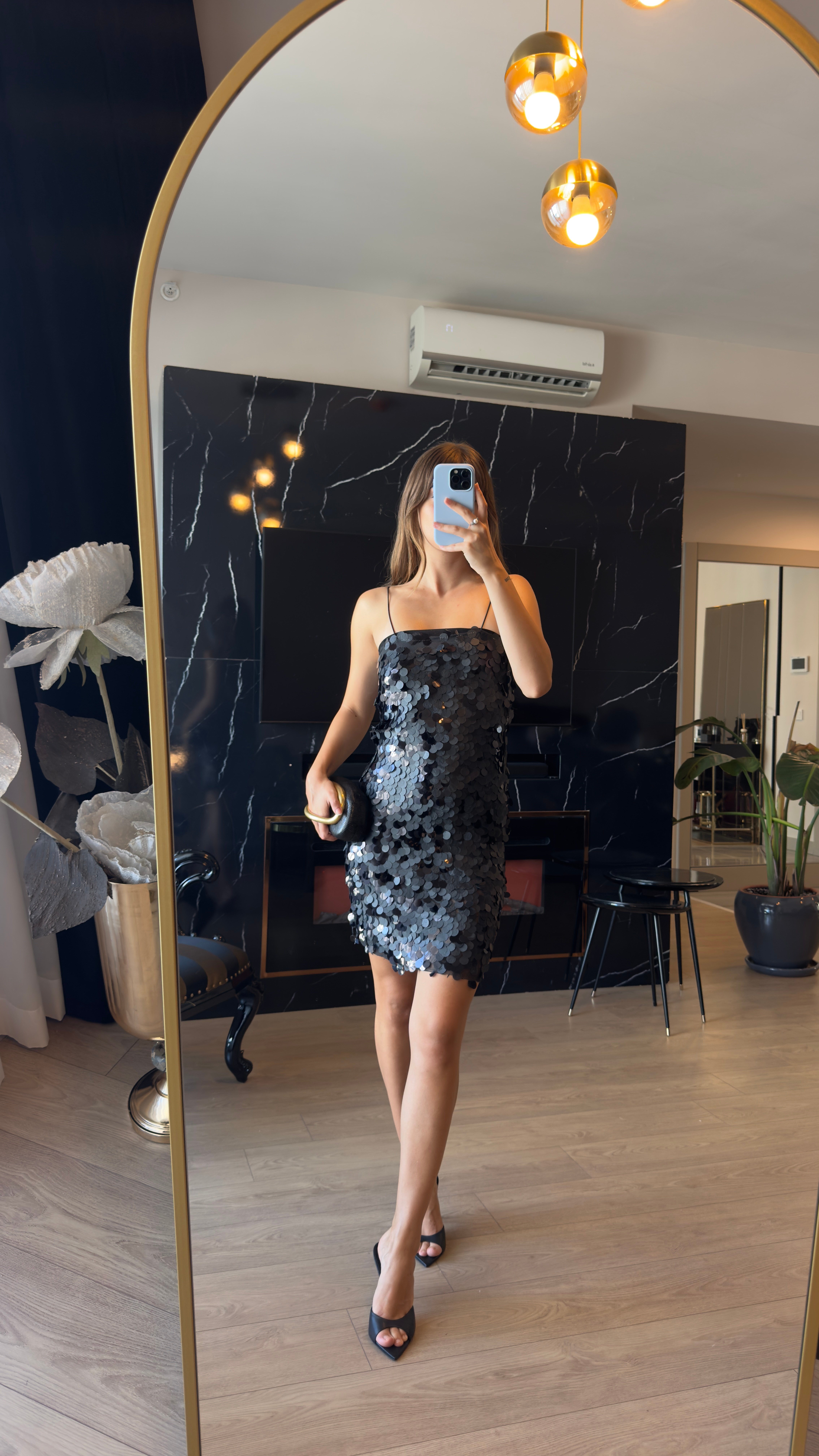Siyah Payetli Askılı Mini Elbise