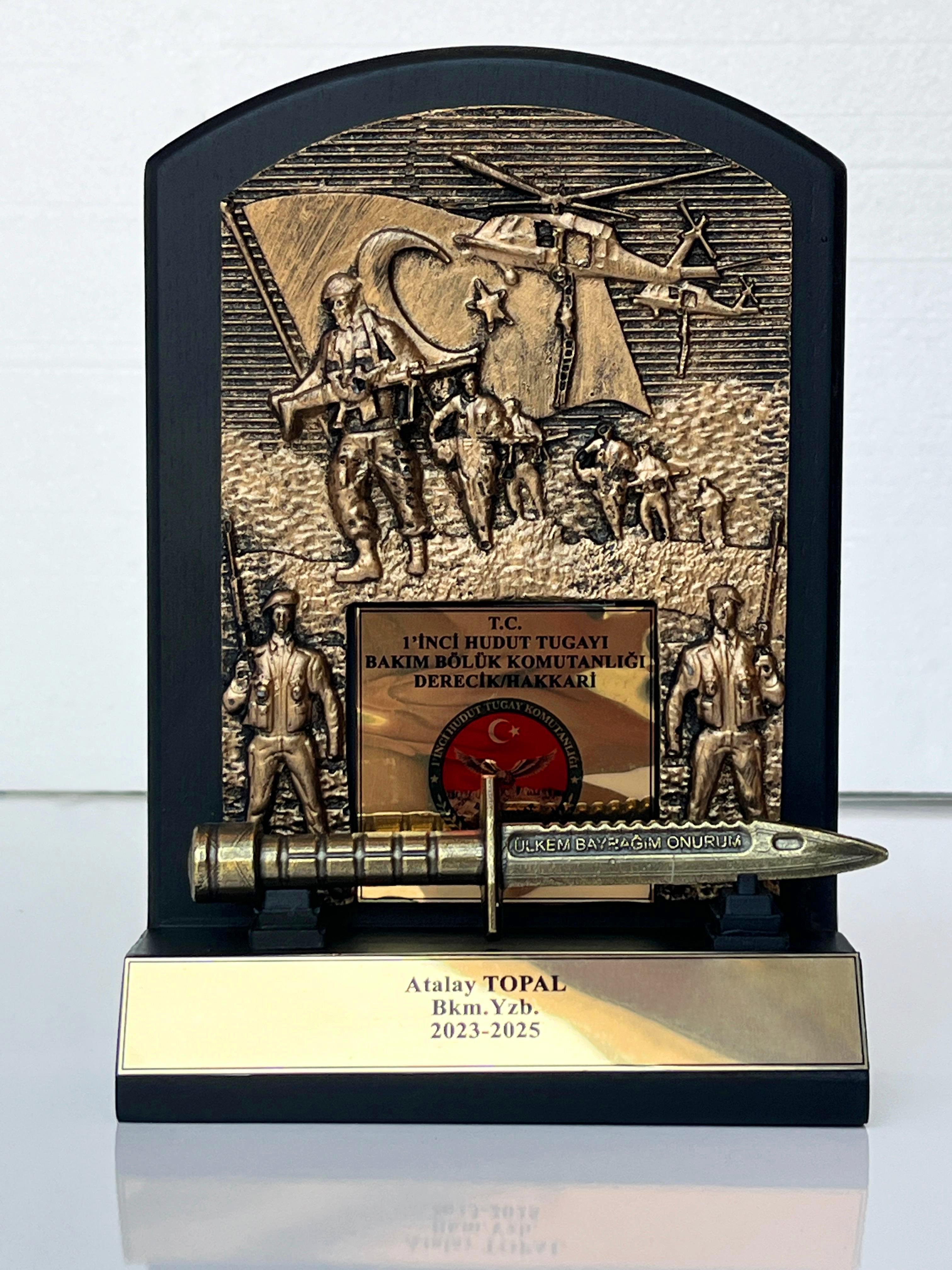 Askeri Birliklere Özel Hizmet Anısı Plaketi Bıçaklı ( Siyah )