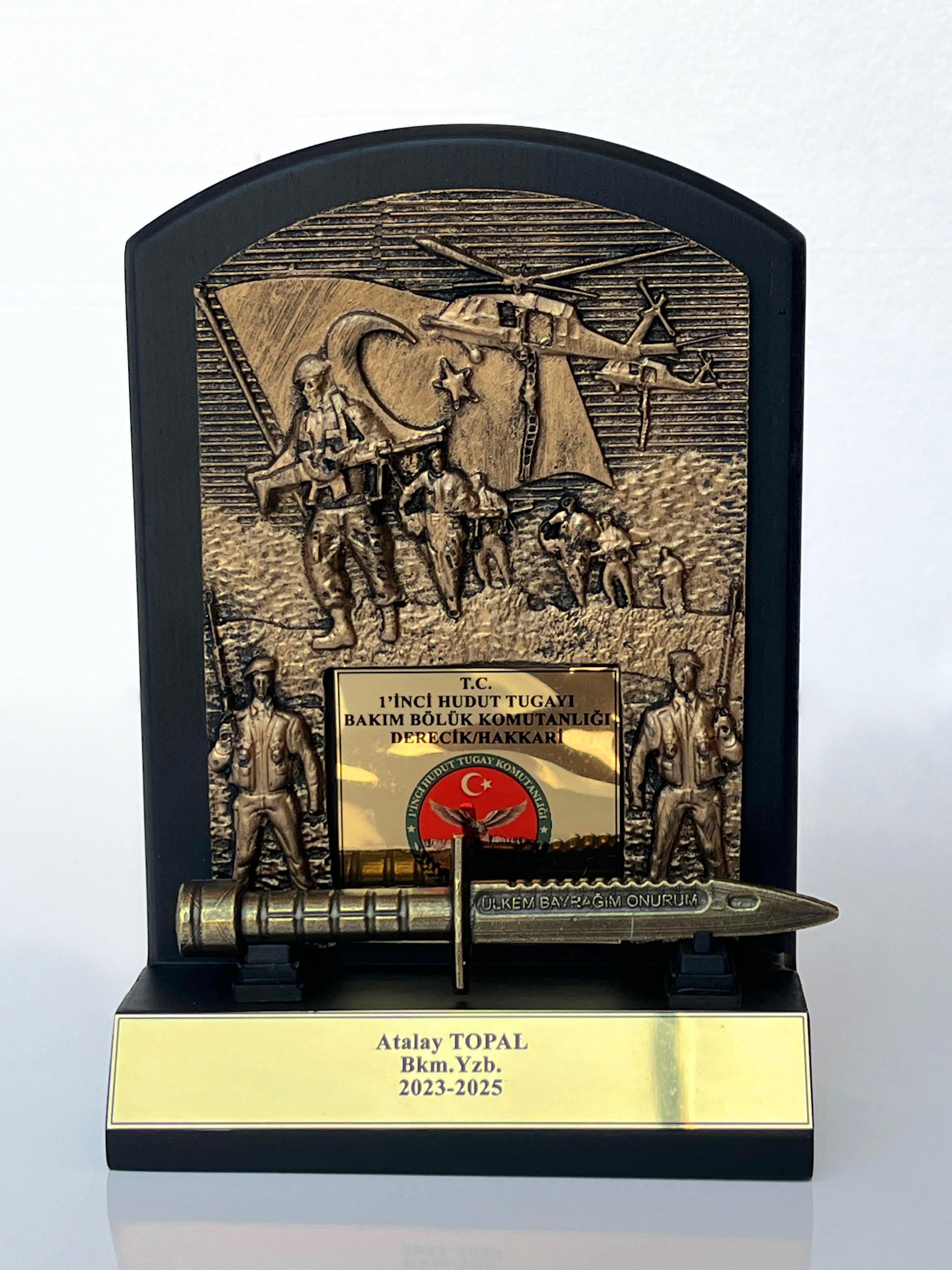 Askeri Birliklere Özel Hizmet Anısı Plaketi Bıçaklı ( Siyah )