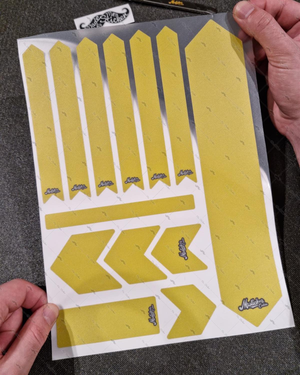 BCY46 Reflektif Cizilmeye Karsi Dayanikli Koruyucu Sticker Seti Sari Renk