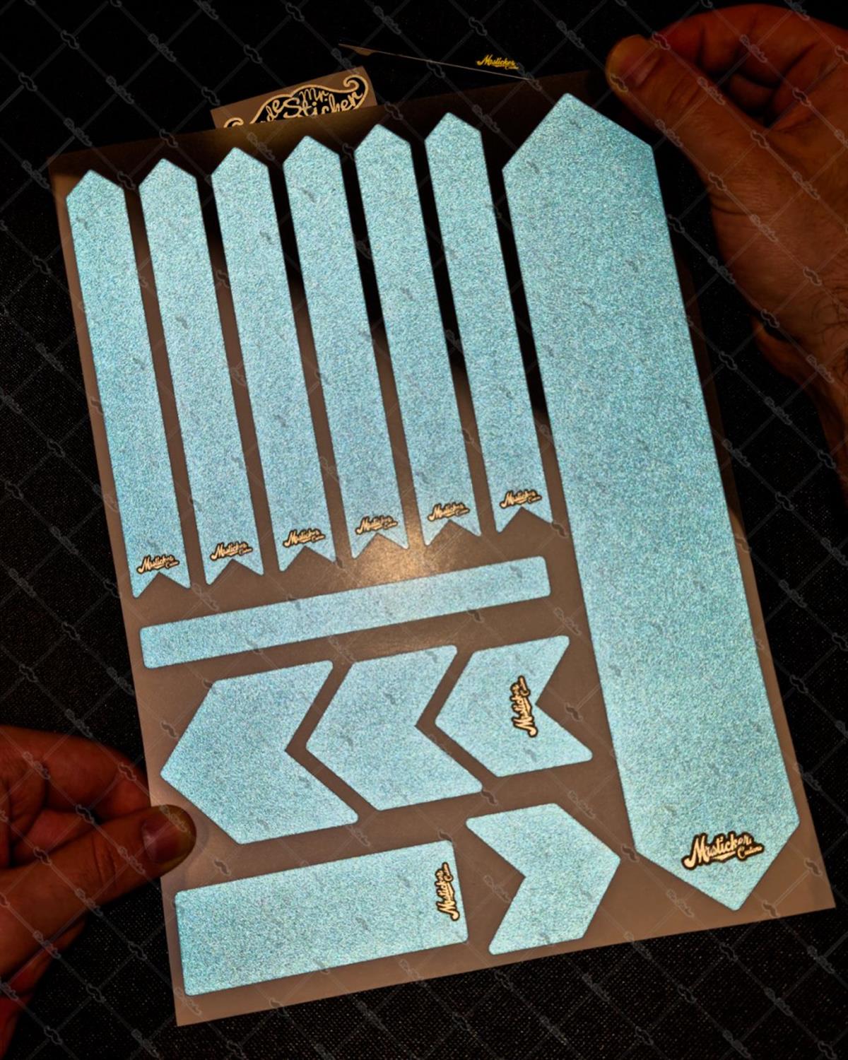 BCY47 Reflektif Cizilmeye Karsi Dayanikli Koruyucu Sticker Seti Mavi Renk