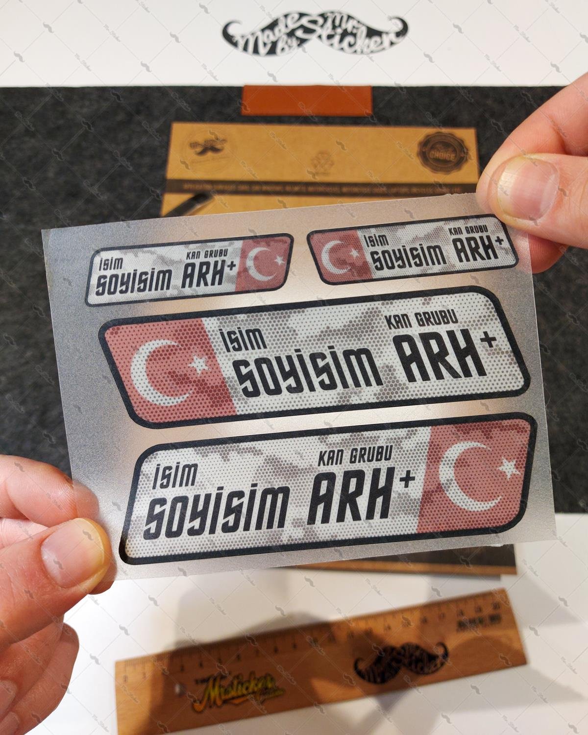BT19 Kamuflaj Desenli Isme Ozel Kan Grubu Etiket Seti