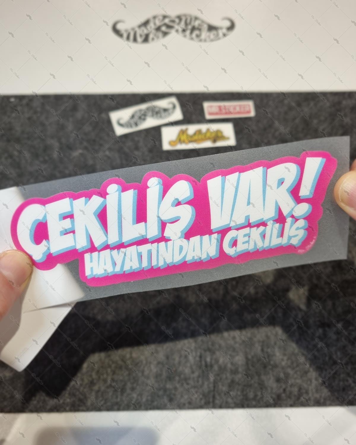 ESP9 Cekilis Var Yazili Cizgi Roman Efekti Etiketi