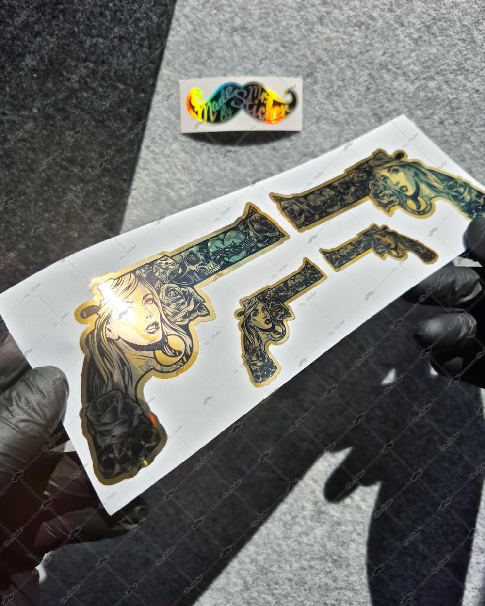 GLD17 Altın Seri Gangsta Motifli Pistol Etiketi Simetrik Dörtlü Set